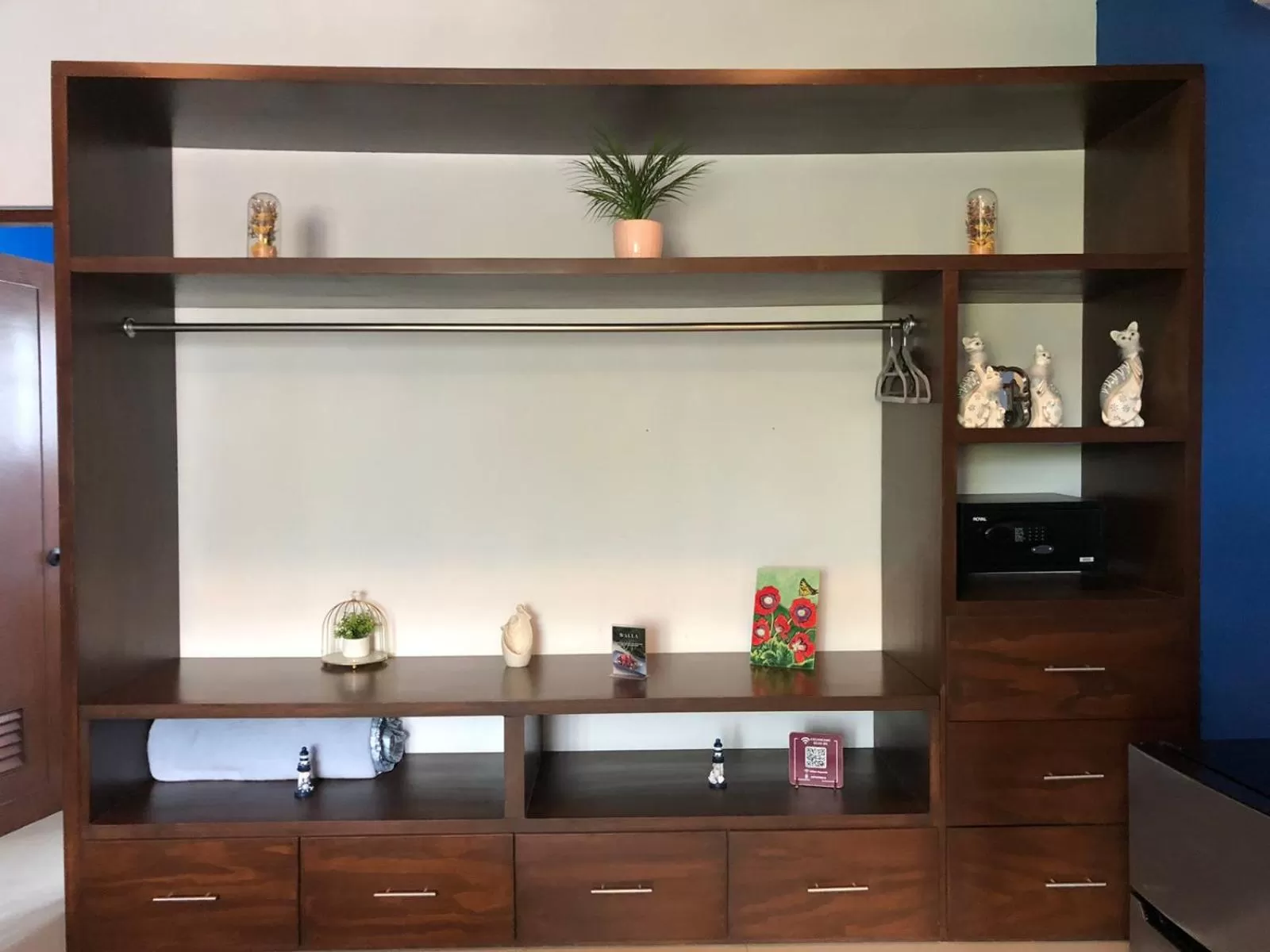 wardrobe in Villa Segovia Cozumel