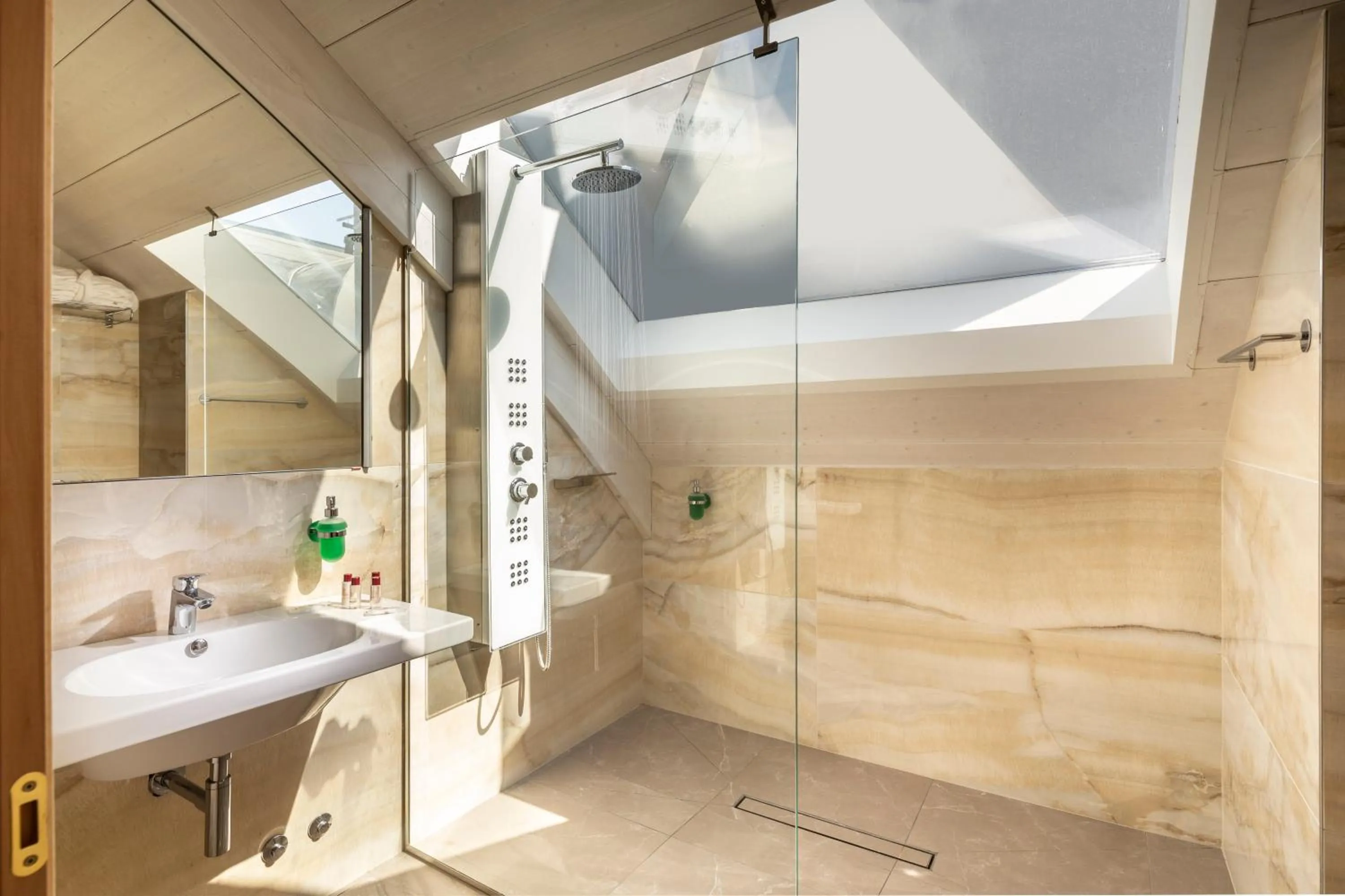 Bathroom in Hotel Ambassador