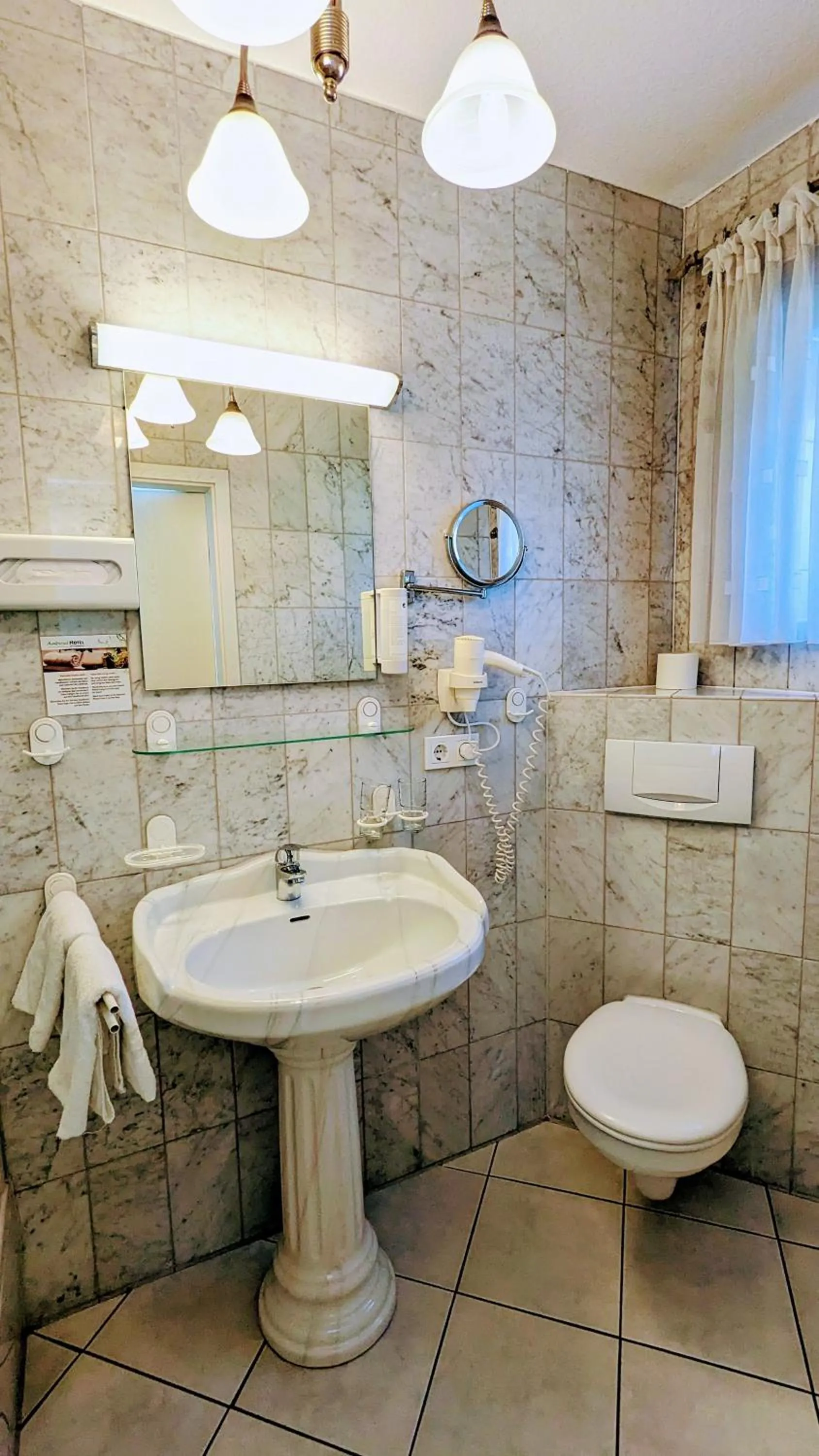 Shower in Ambient Hotel am Europakanal