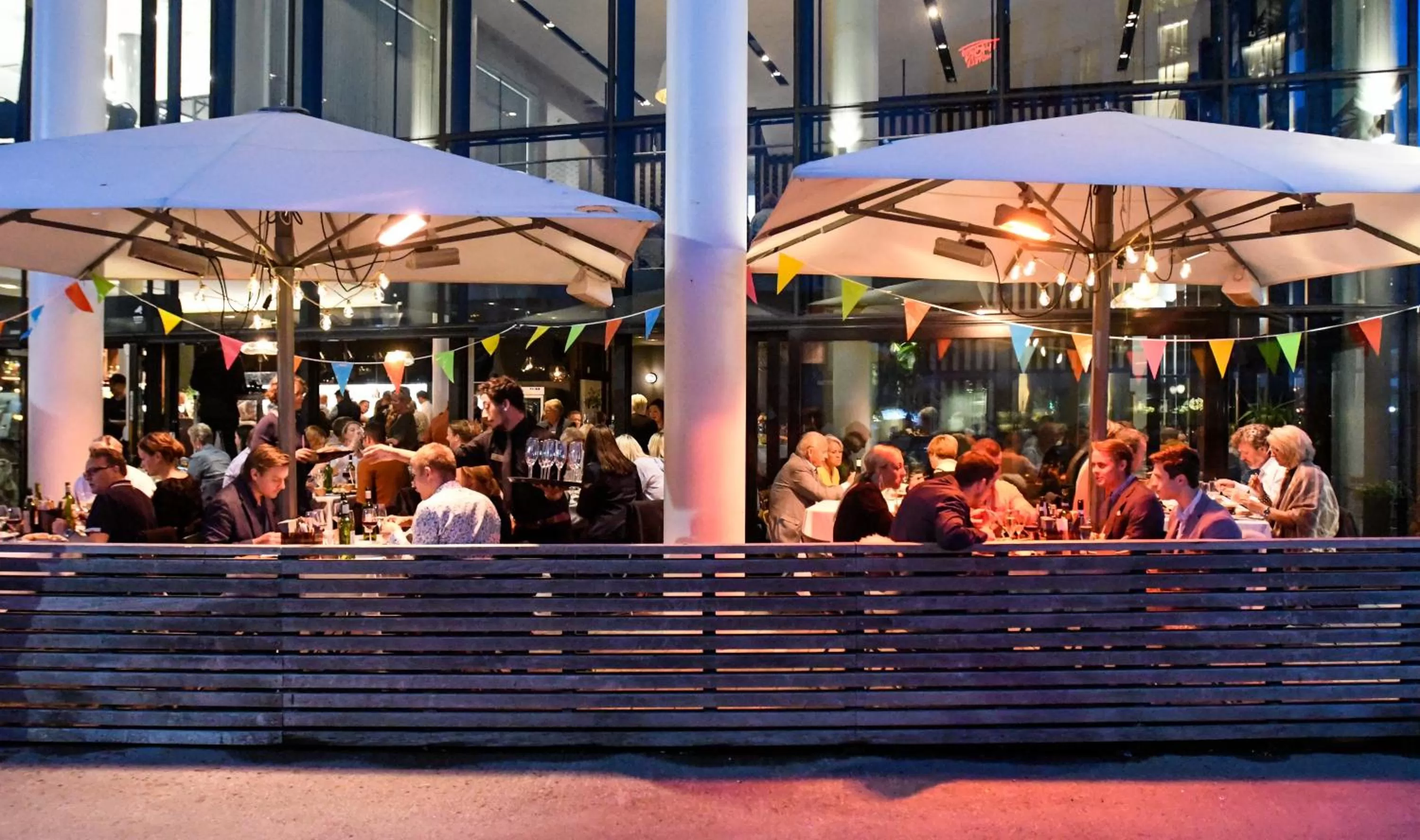 Restaurant/places to eat in Nordis Apartments