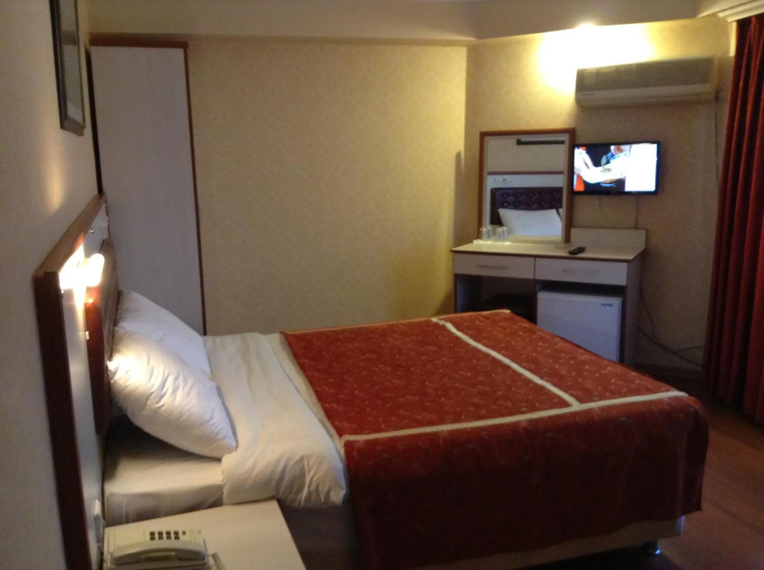 Photo of the whole room, Bed in Tayhan Hotel