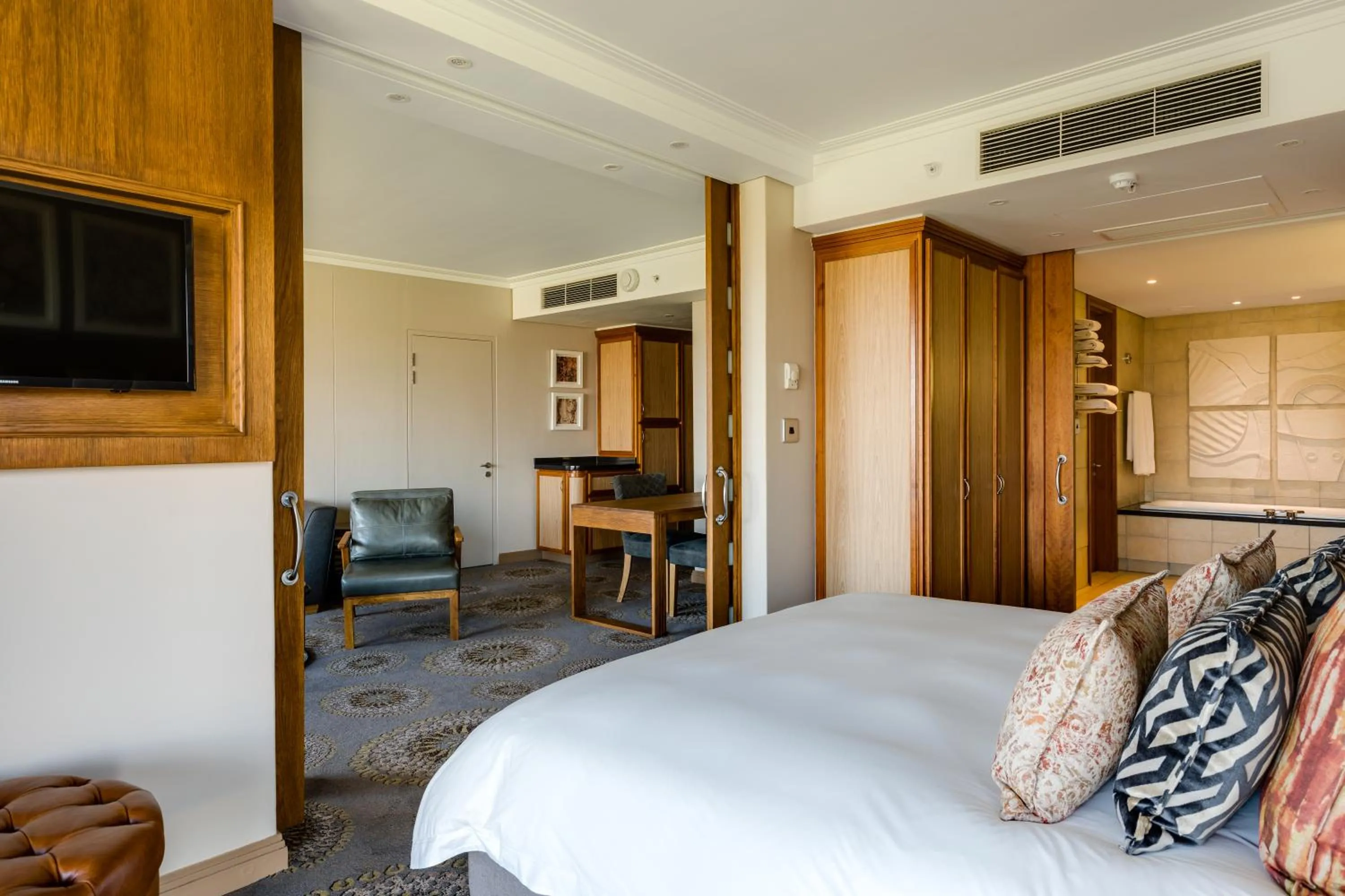 Photo of the whole room, Bed in Arabella Hotel, Golf and Spa