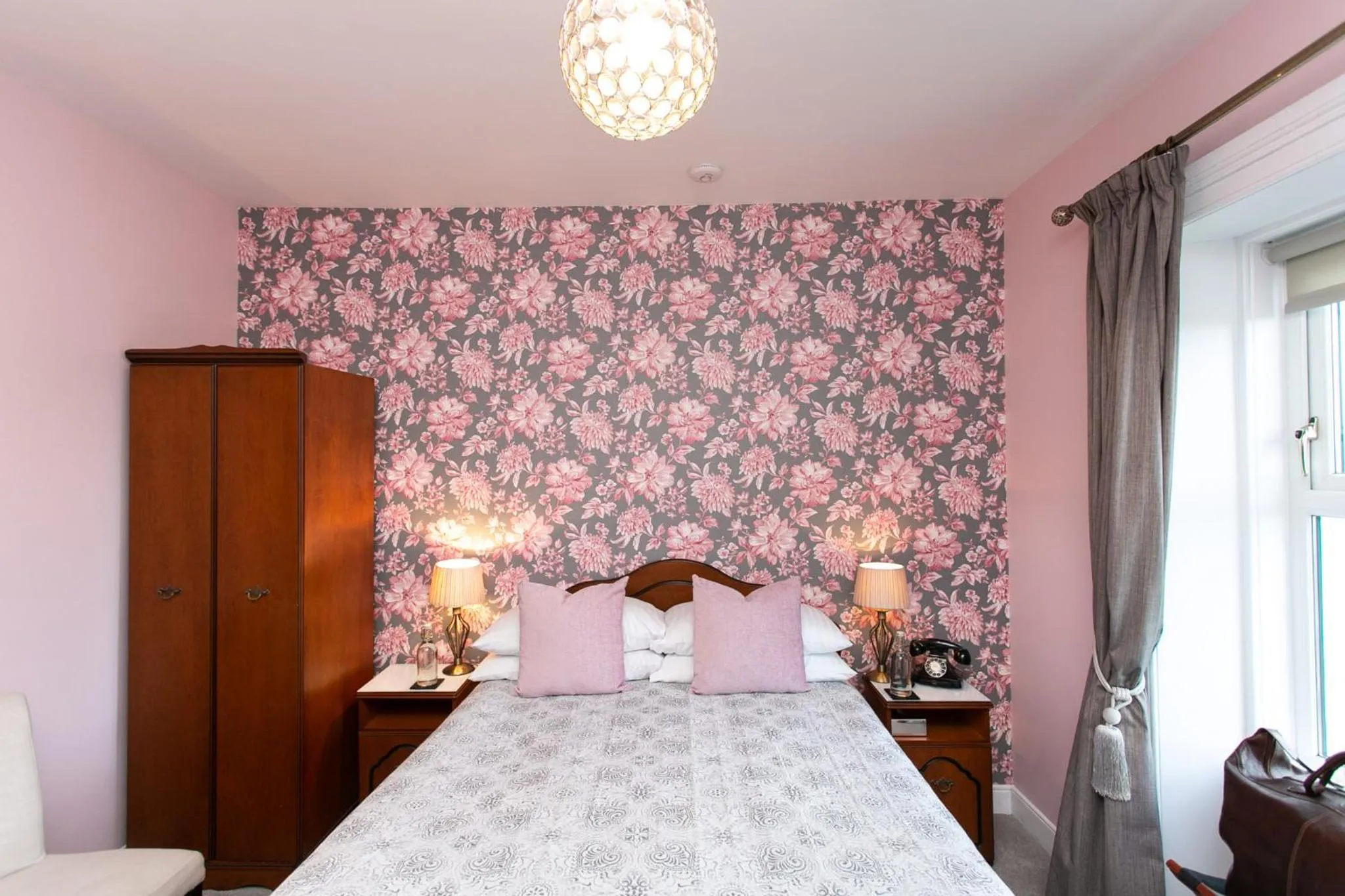 Bedroom, Bed in Shelleven Guest House