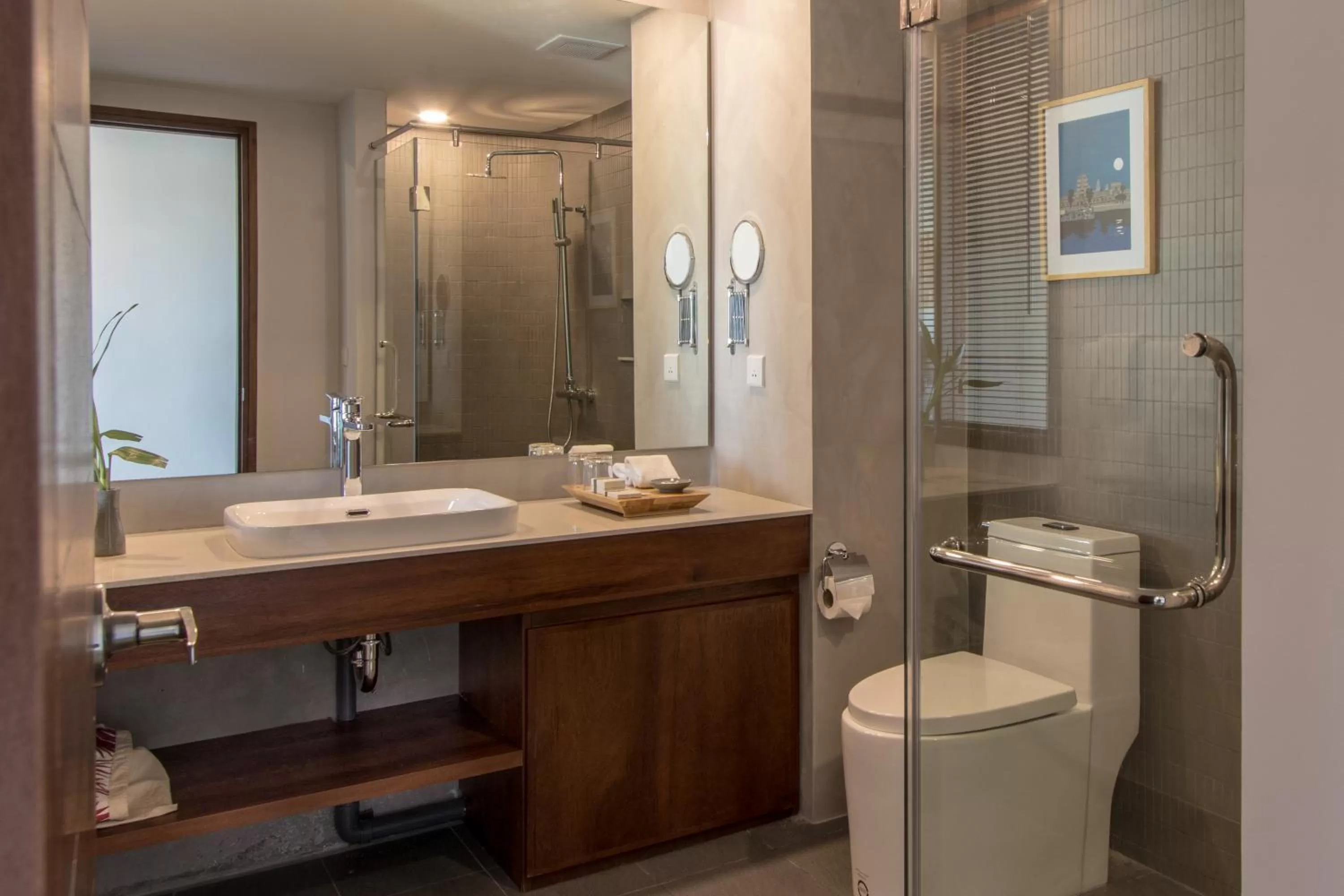 Shower in Penh House Hotel