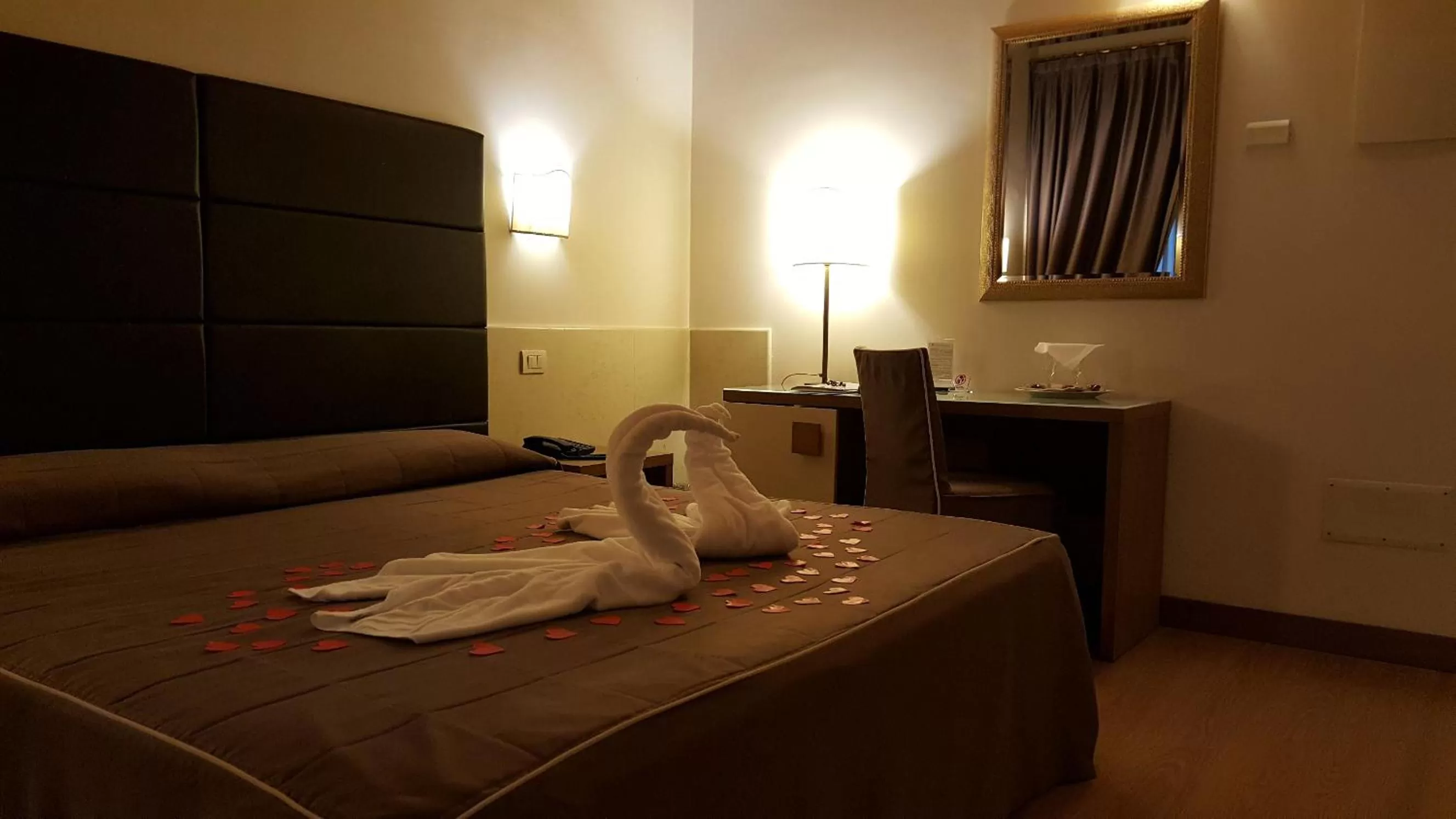 Photo of the whole room, Bed in UNAHOTELS Eco Hotel Villa Costanza Venezia