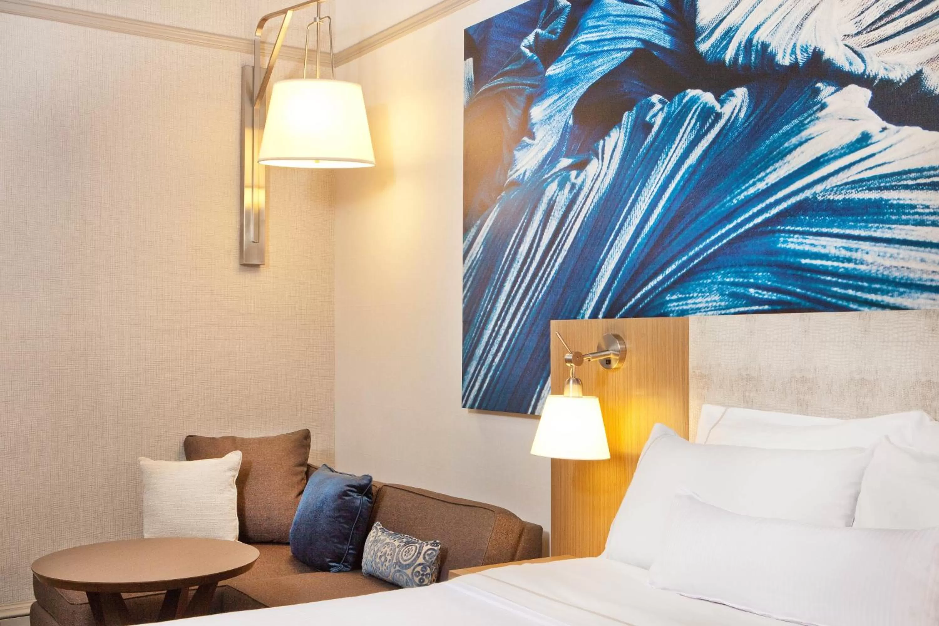 Photo of the whole room, Bed in The Westin Great Southern Columbus