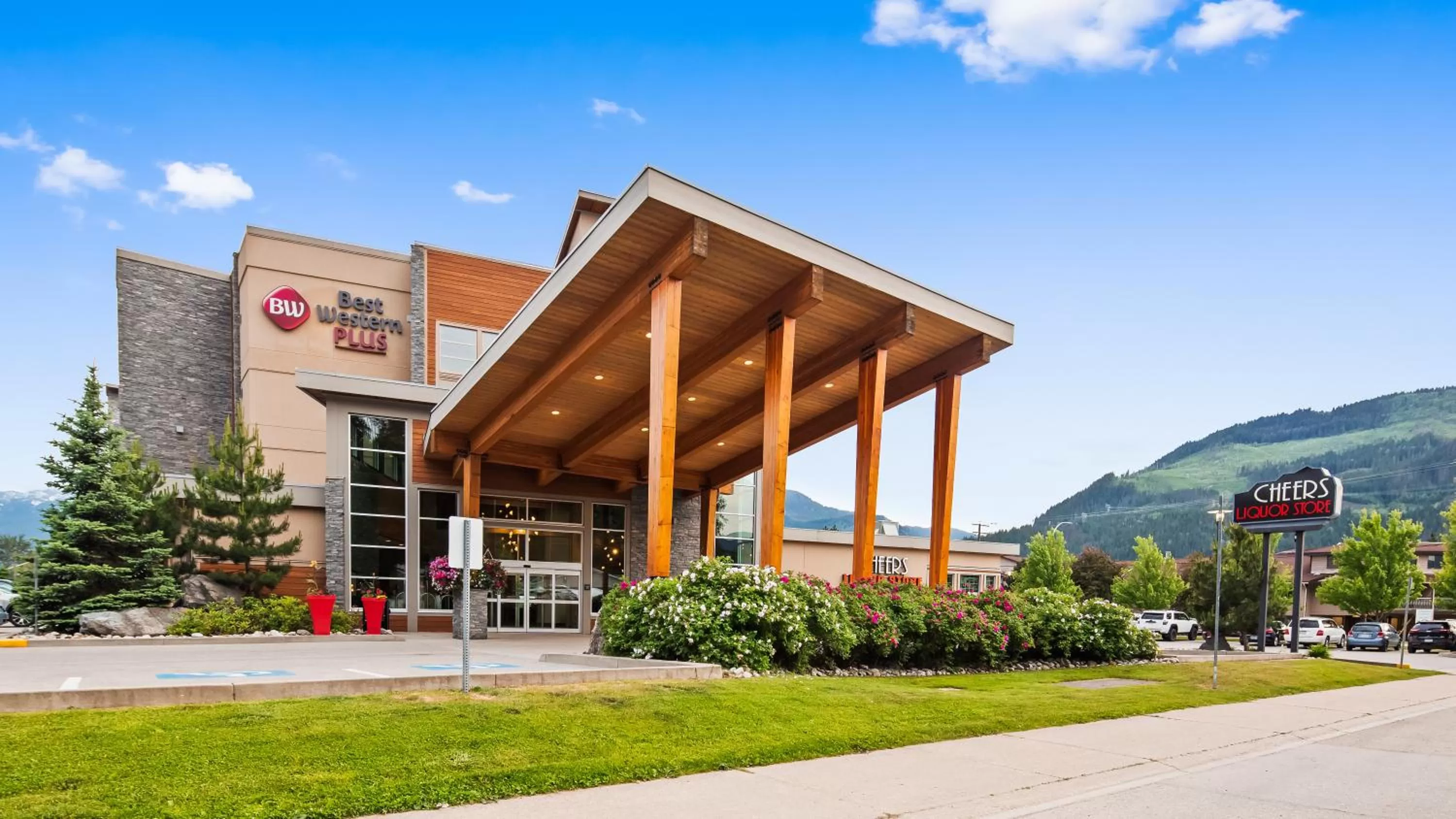 Property building in Best Western Plus Revelstoke