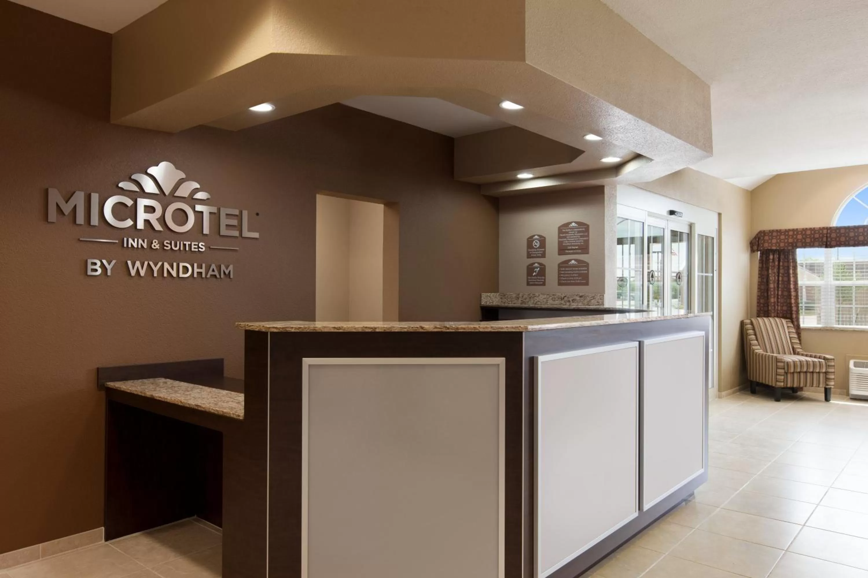 Lobby or reception in Microtel Inn & Suites by Wyndham Kenedy Karnes City