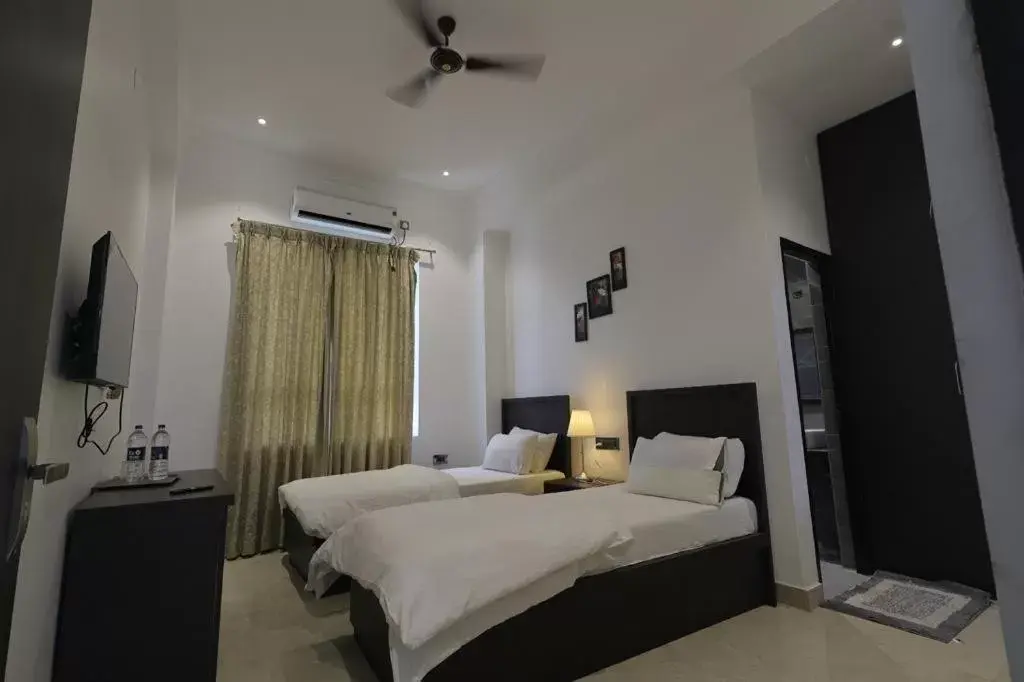 Deluxe Twin Room in The White Lotus Deluxe Twin Room in The White Lotus