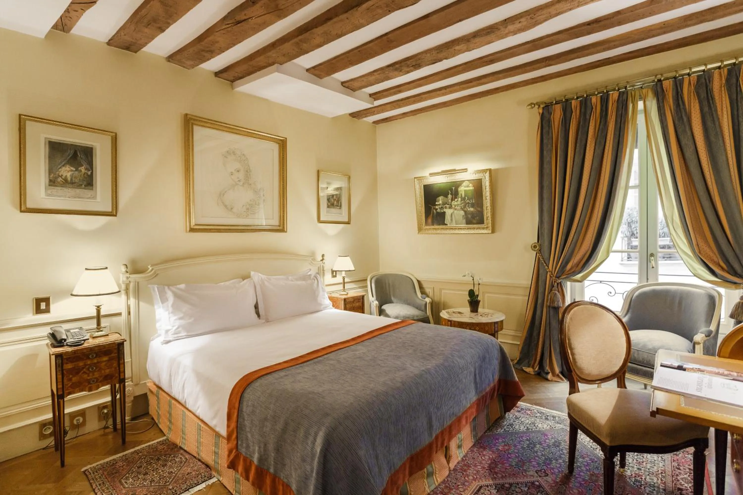 Photo of the whole room, Bed in Hotel Luxembourg Parc