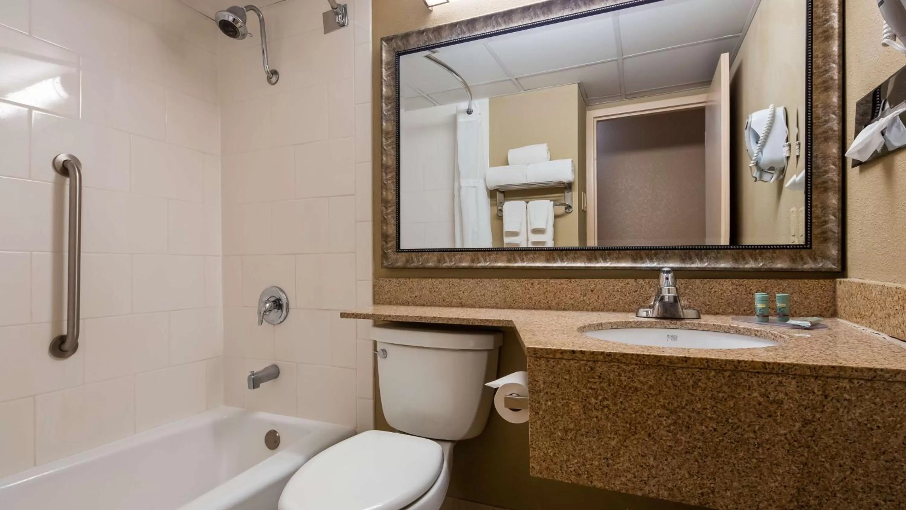 Bathroom in Best Western Crossroads of the Bluffs