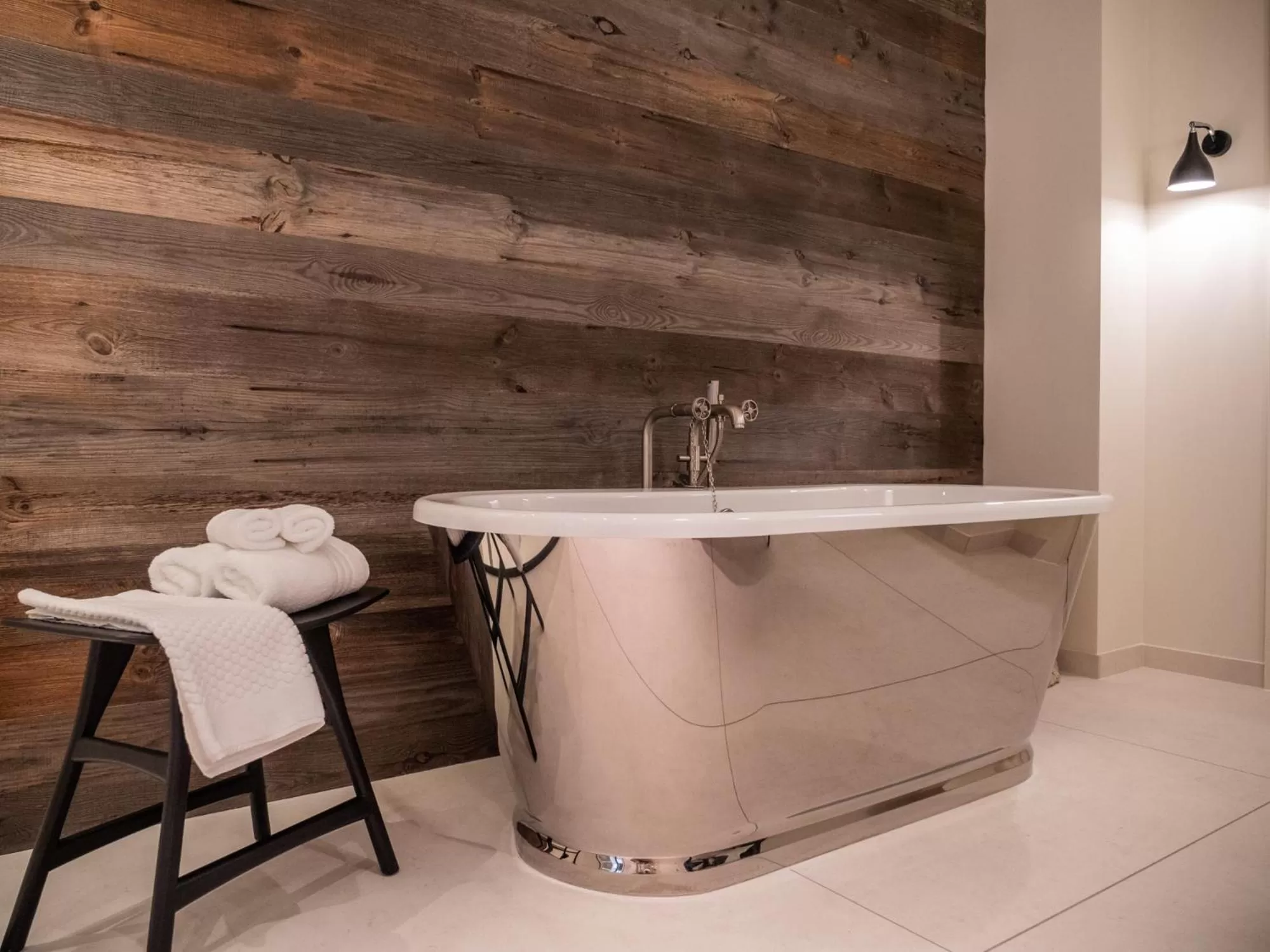 Hot Tub, Bathroom in Alpenloge Hotel