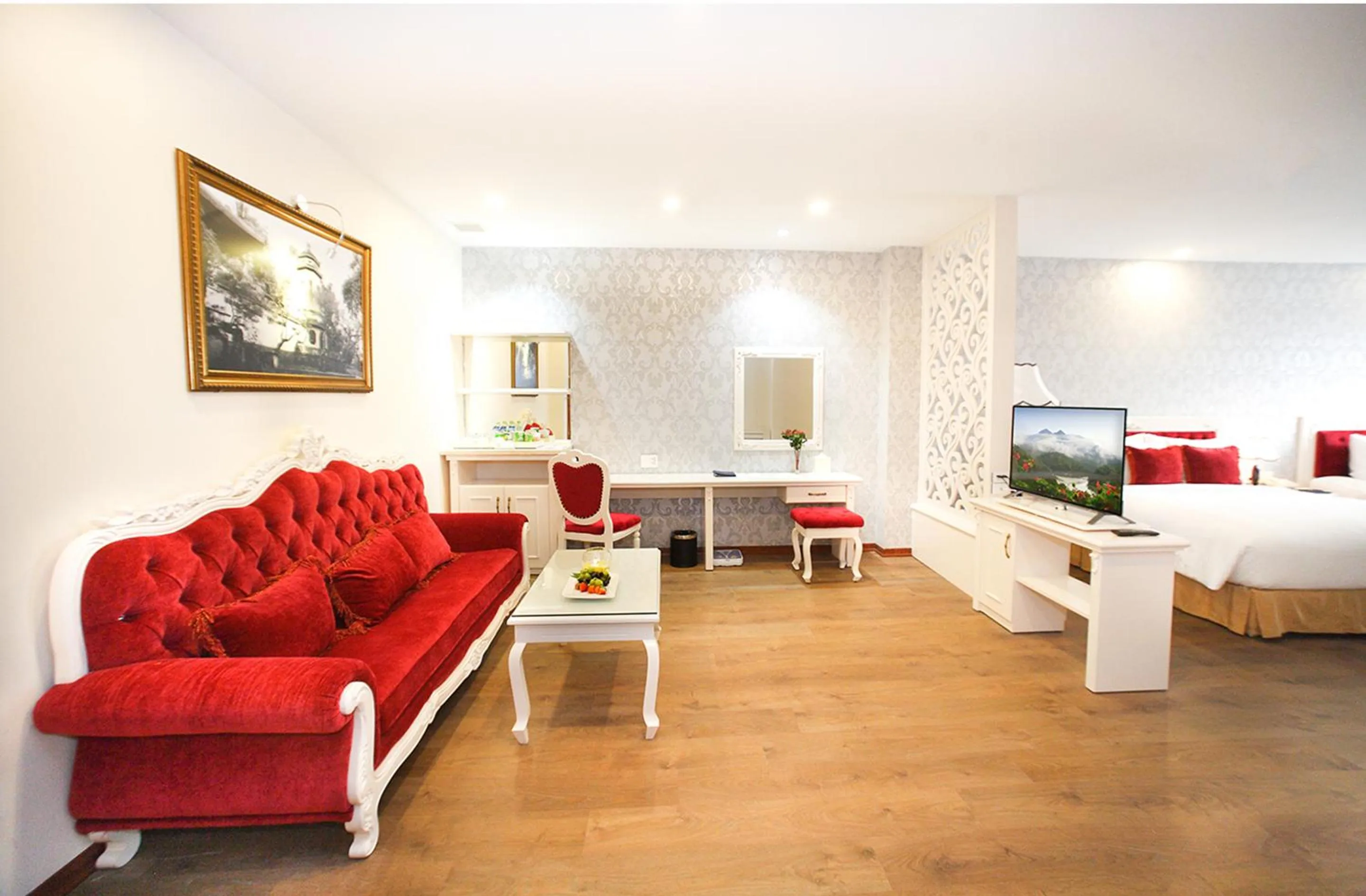 Bedroom, Bed in Ladalat Hotel