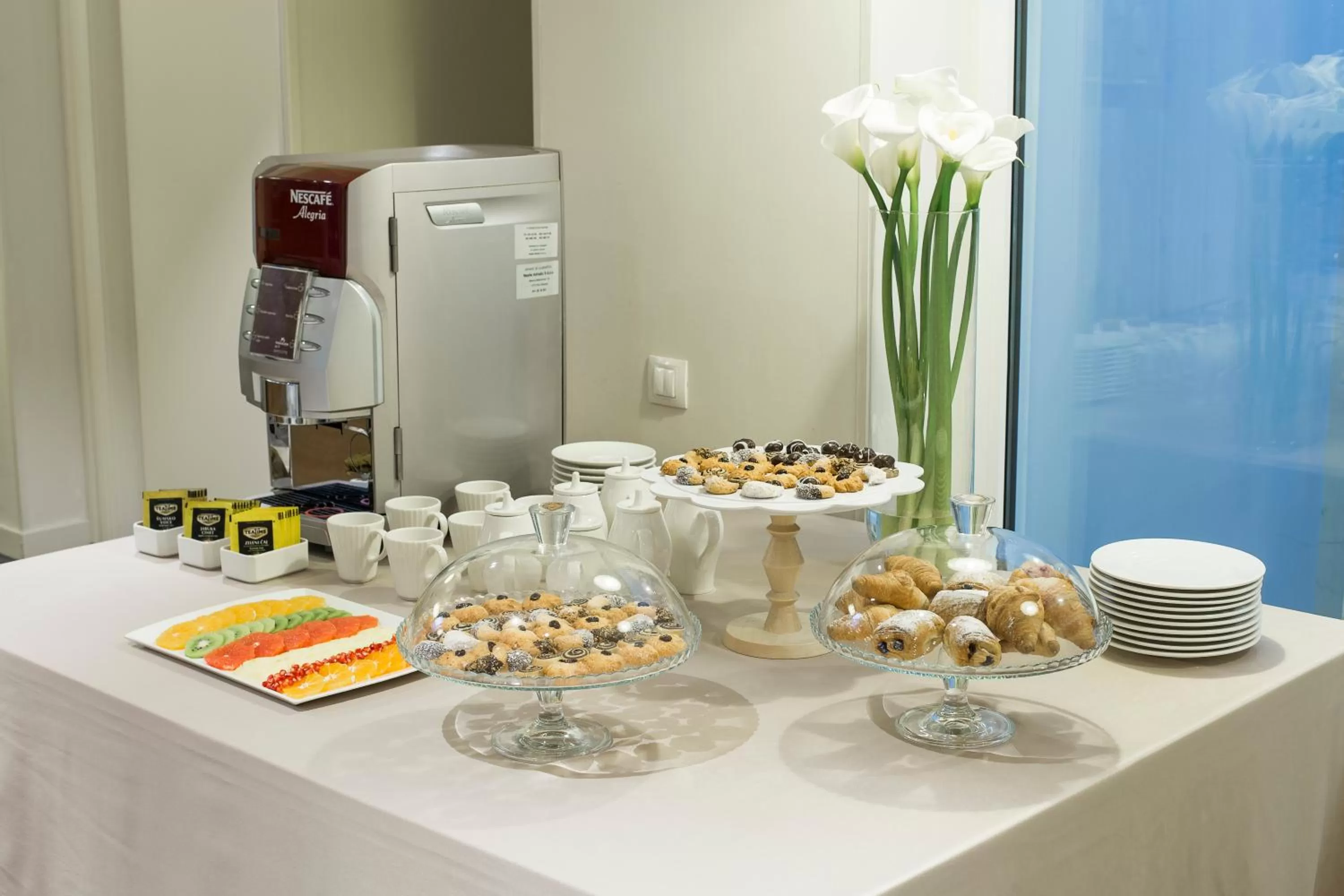 Restaurant/places to eat in Jump INN Hotel Belgrade