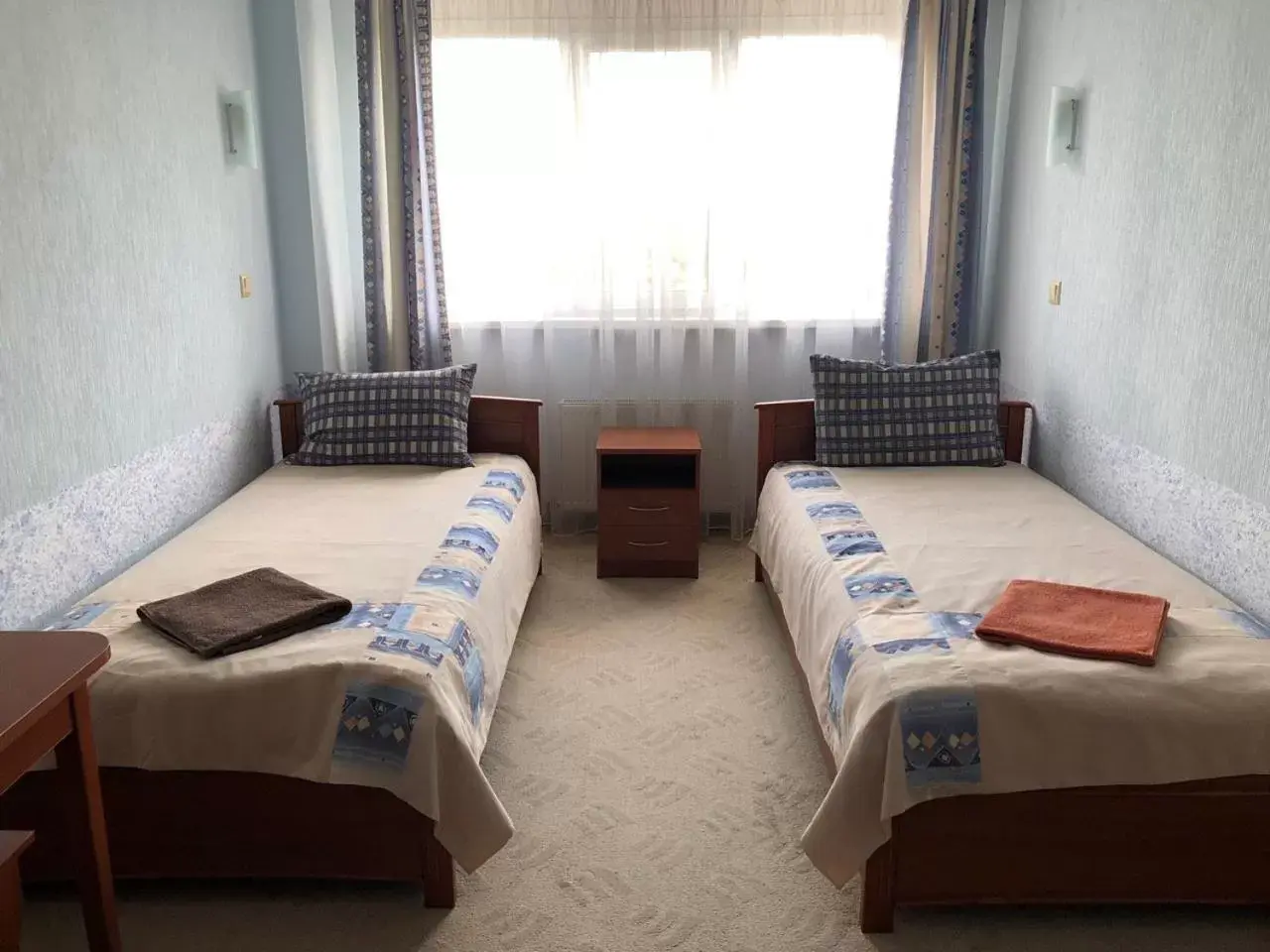 Budget Twin Room in Mini Hotel on Brovarskaya Budget Twin Room in Mini Hotel on Brovarskaya