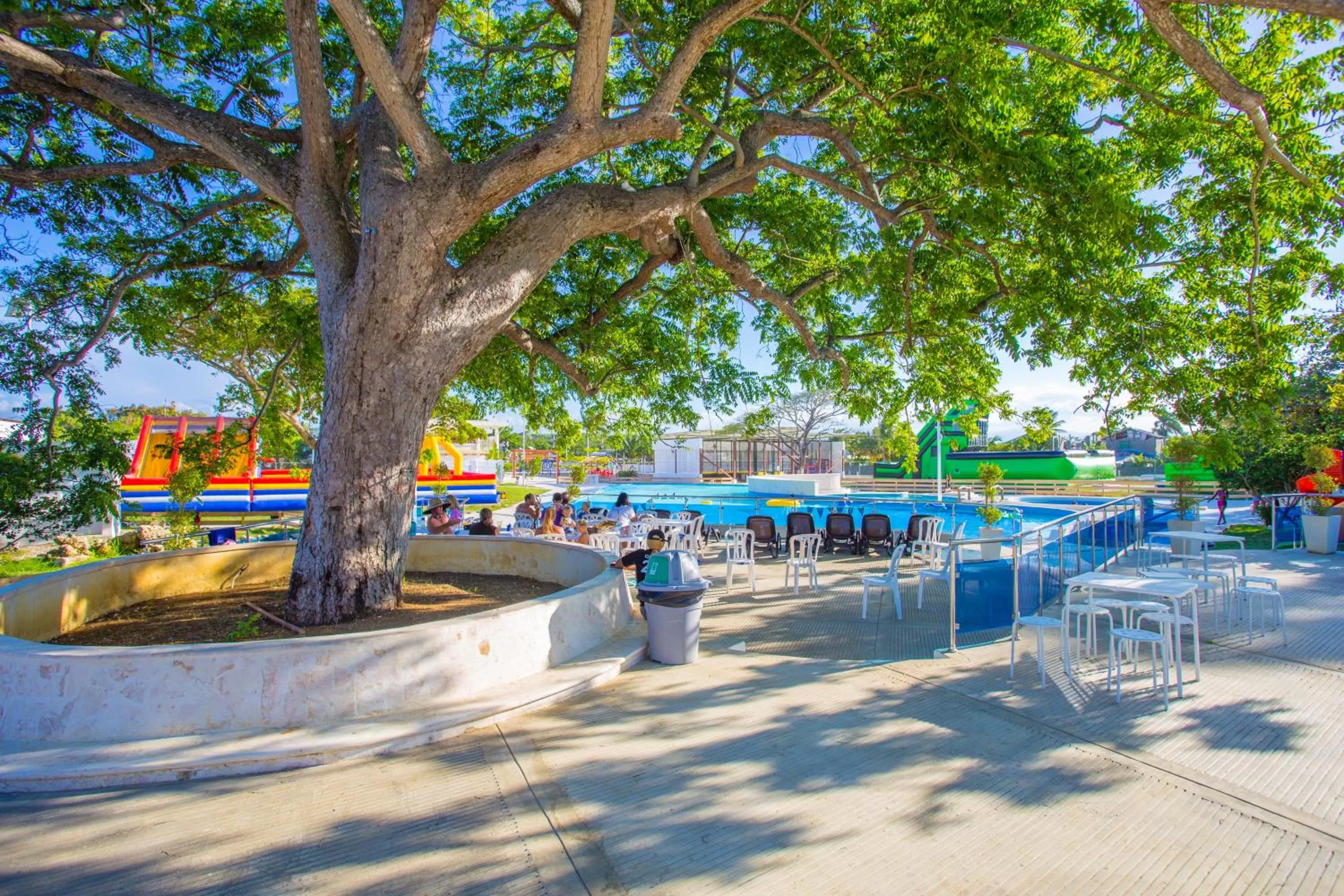 Restaurant/places to eat, Swimming Pool in Ocean Village Deluxe Resort & Spa