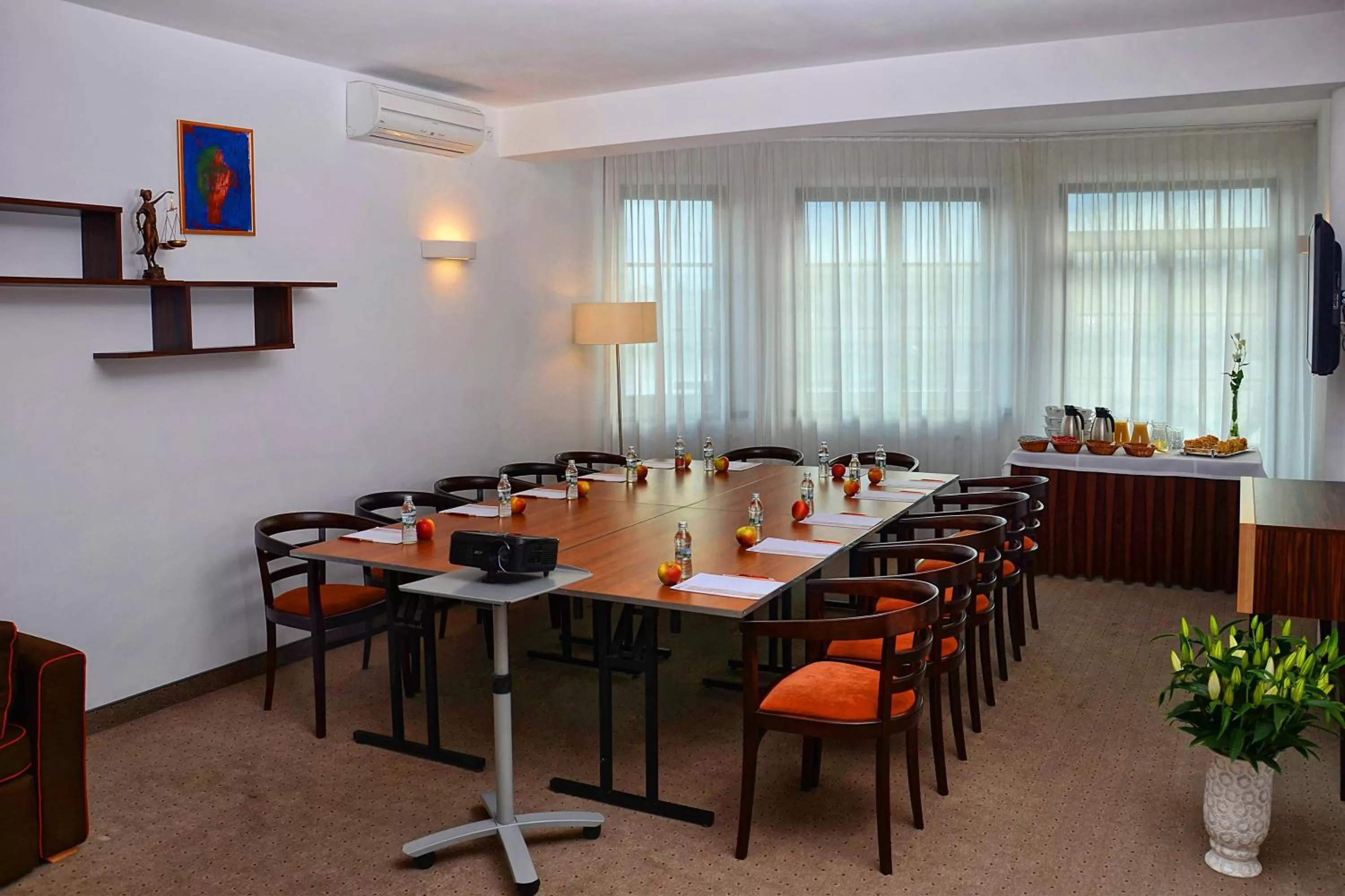 Business facilities in Stary Tartak