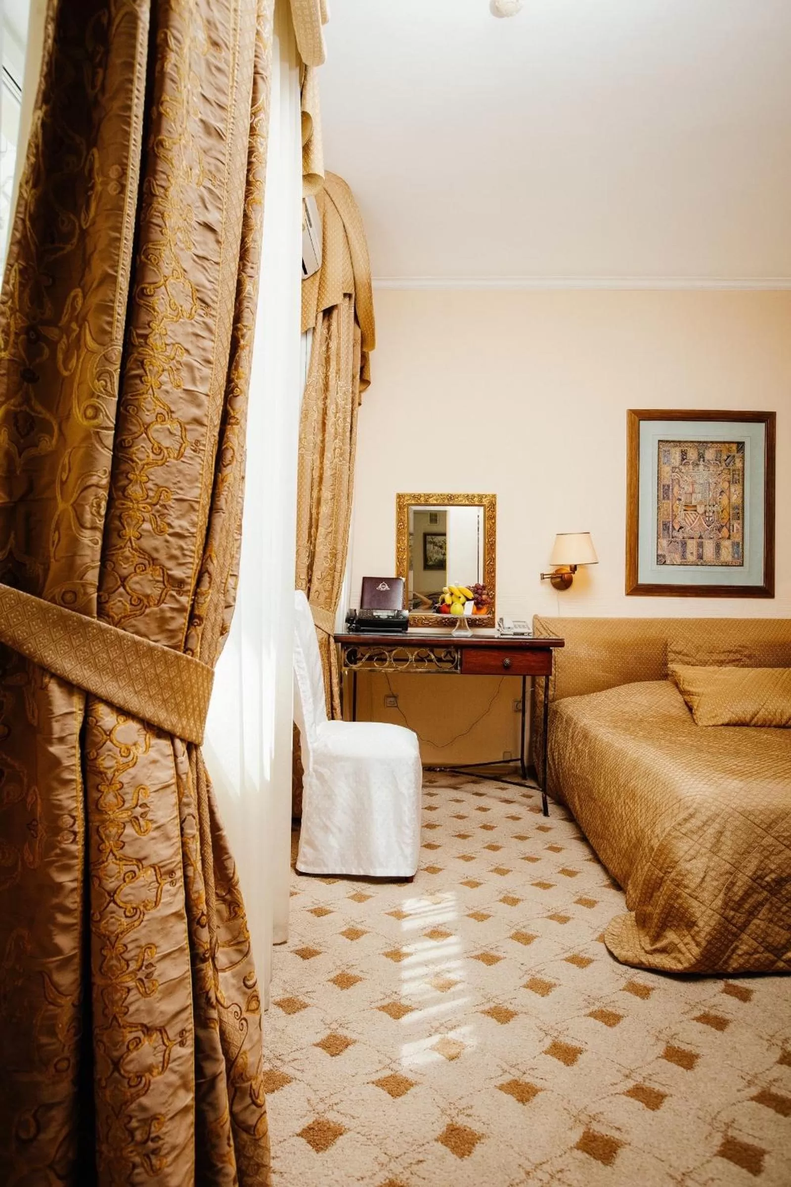 Photo of the whole room, Seating Area in Business Hotel