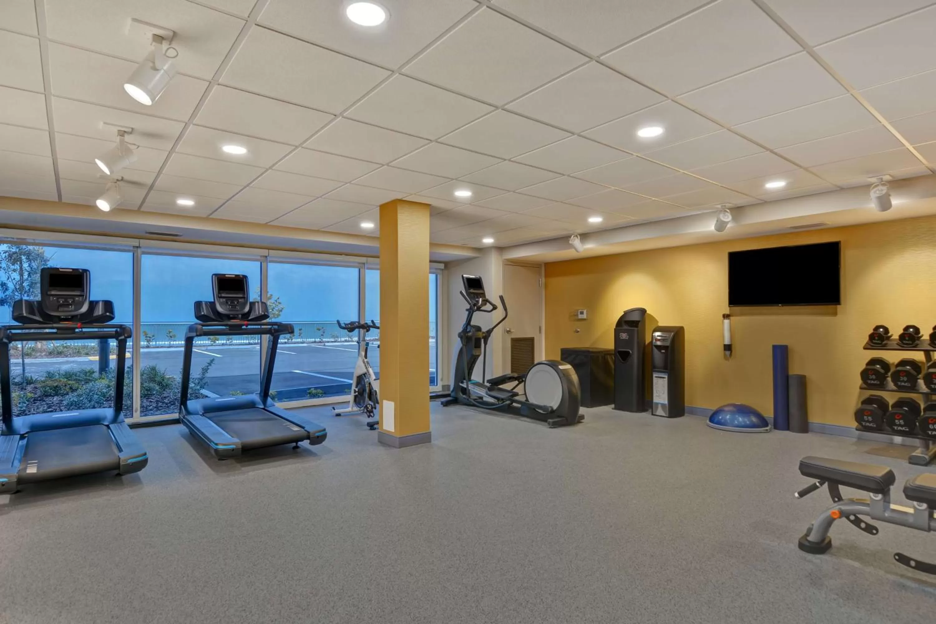 Fitness centre/facilities in Home2 Suites Ormond Beach Oceanfront, FL