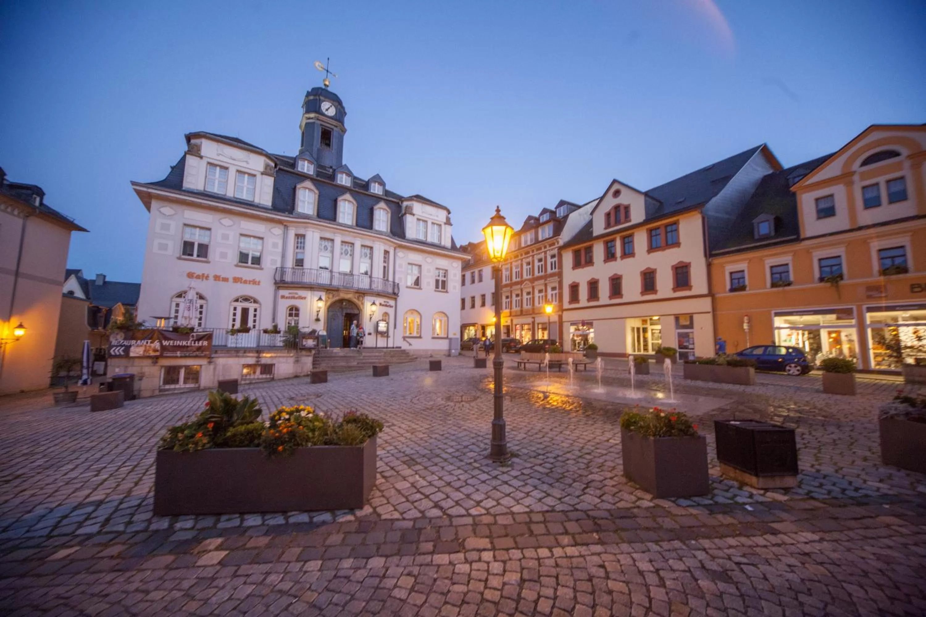 Neighbourhood, Property Building in Hotel Ratskeller Schwarzenberg