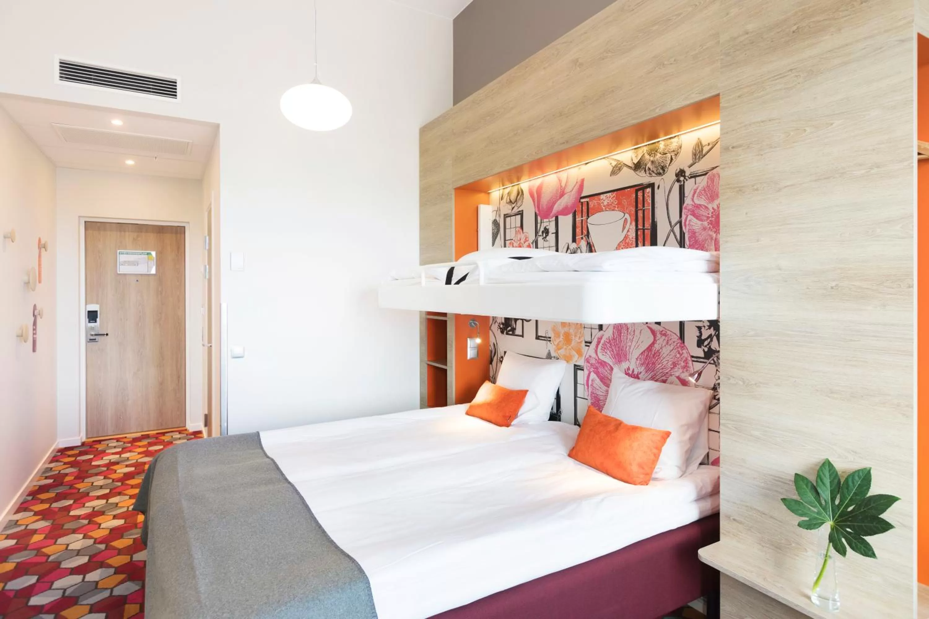 Spring, Bed in Motel L Stockholm Älvsjö