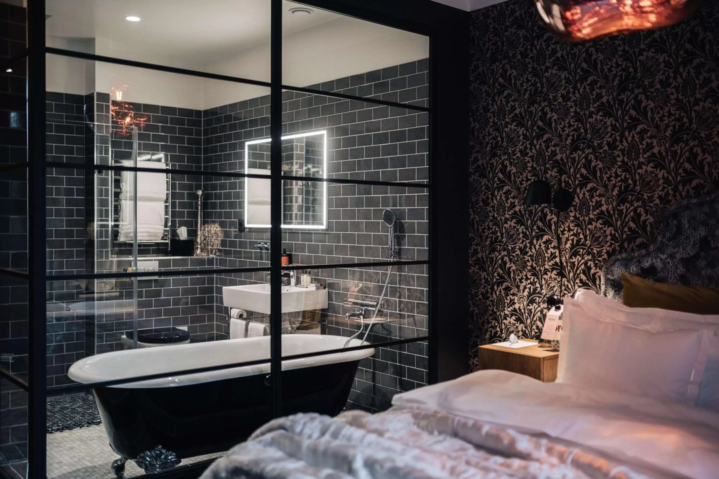Bathroom, Bed in NOFO Hotel, WorldHotels Crafted