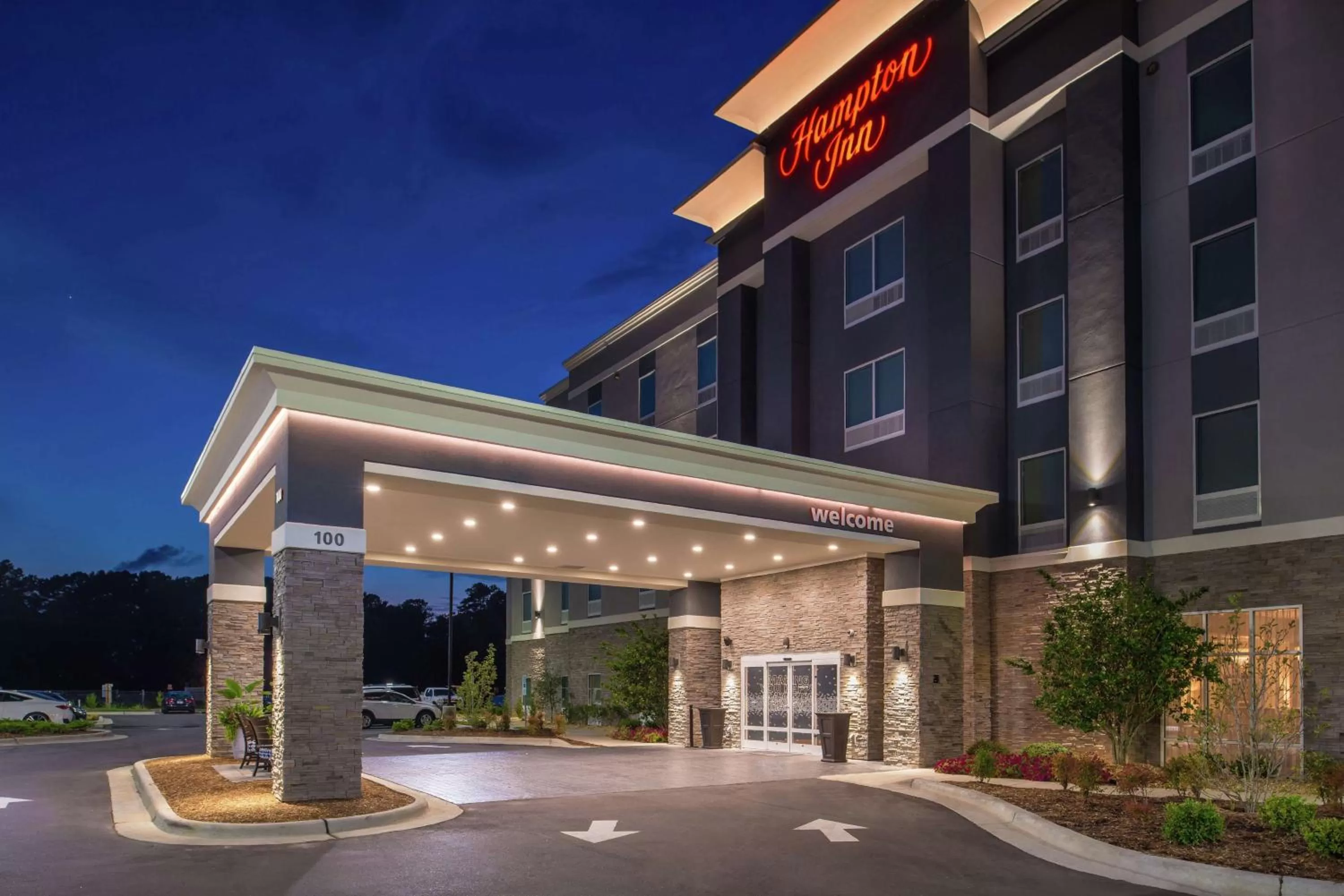 Property building in Hampton Inn Benson
