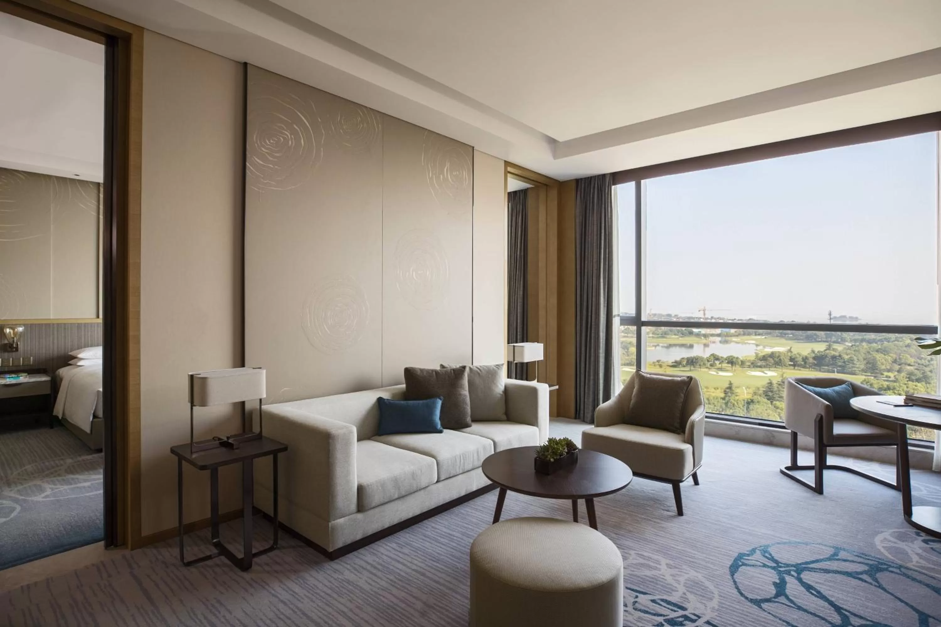 Living room in Suzhou Marriott Hotel Taihu Lake