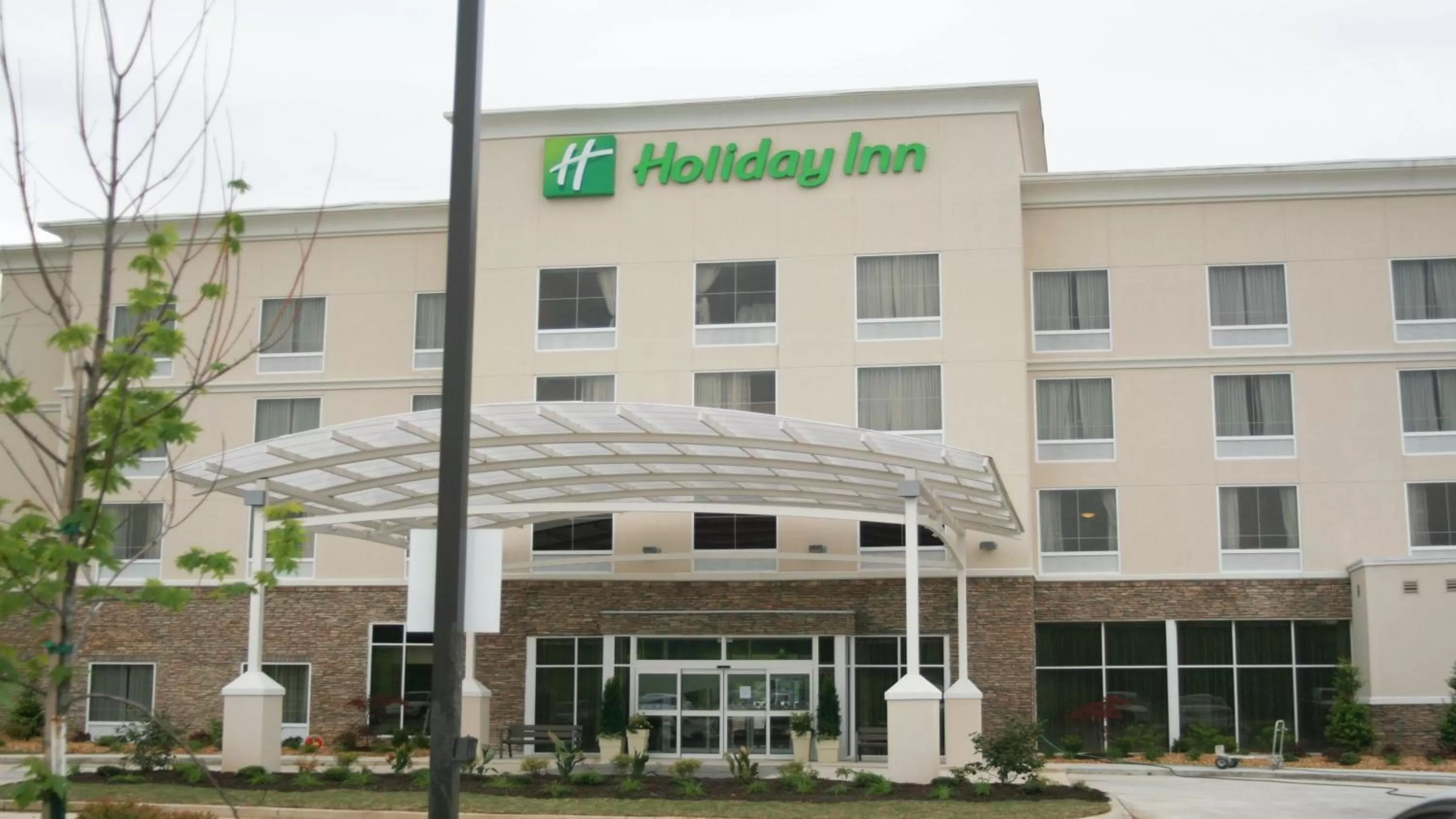 Property building in Holiday Inn Guin by IHG