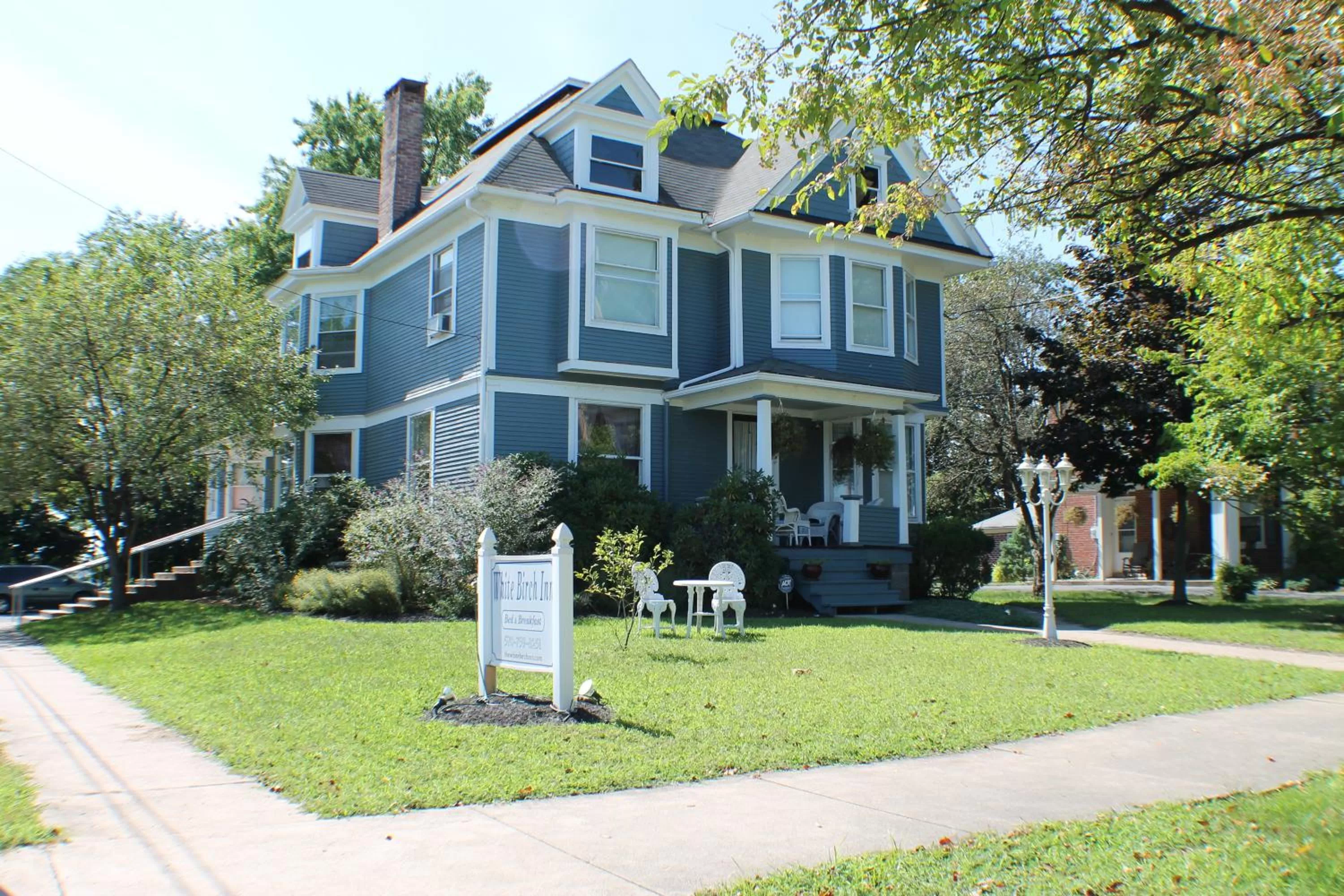 Street view, Property Building in The White Birch Inn