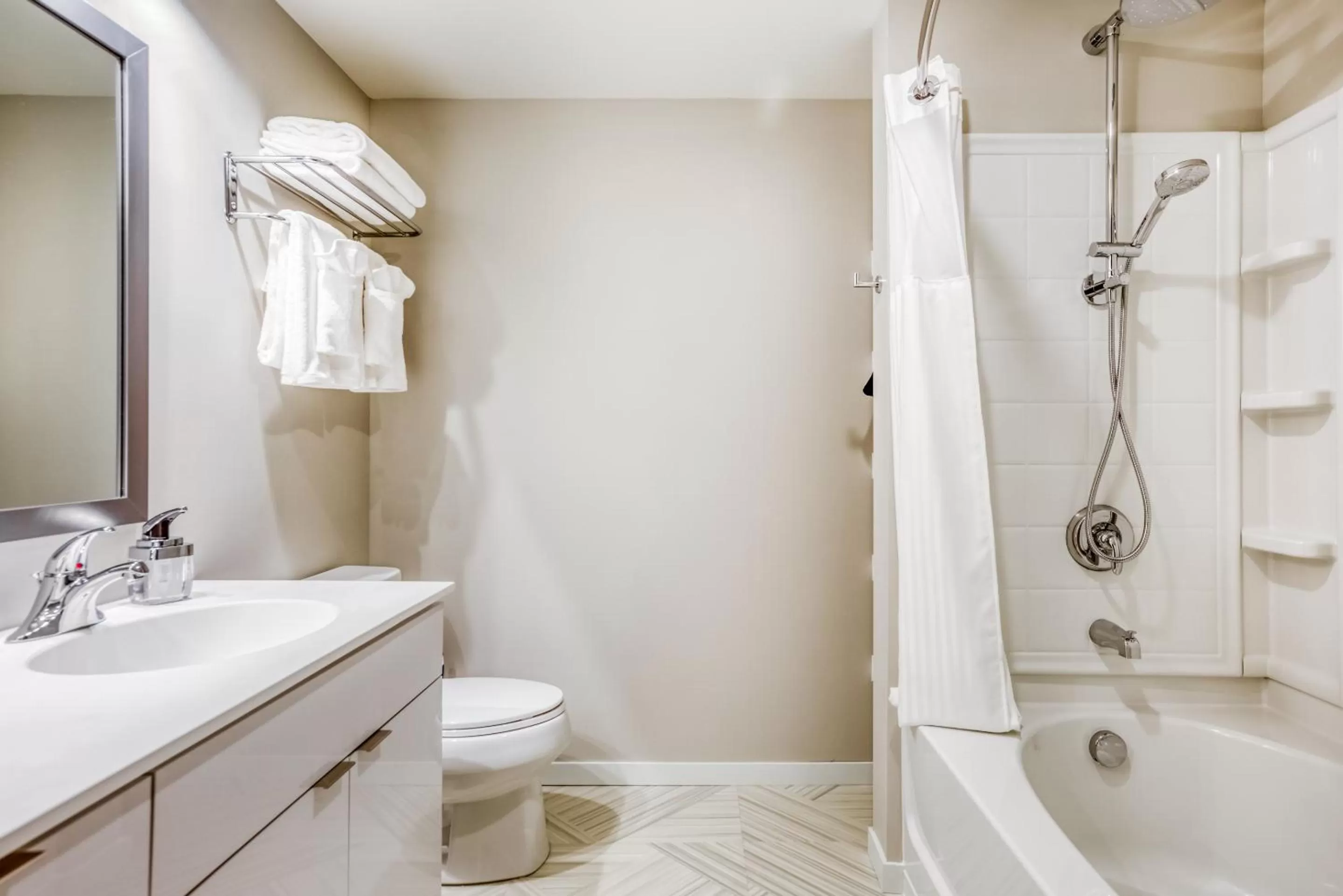 Bathroom in Mint House Minneapolis - Downtown West