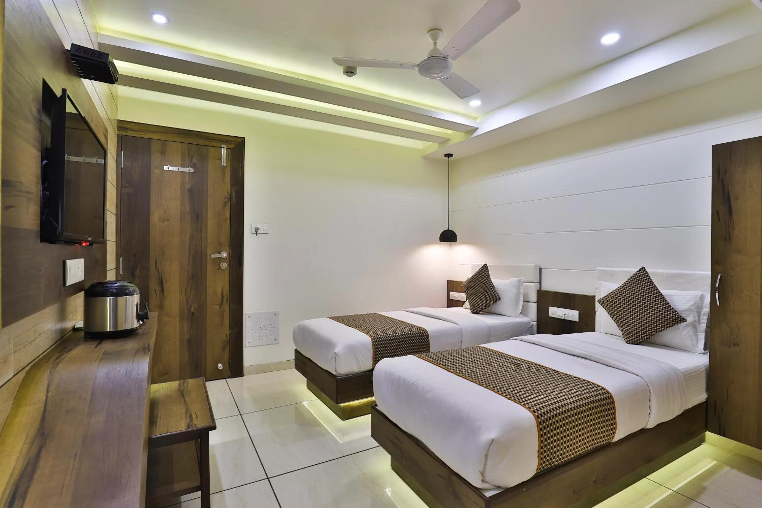 Bedroom, Bed in Hotel Pearl