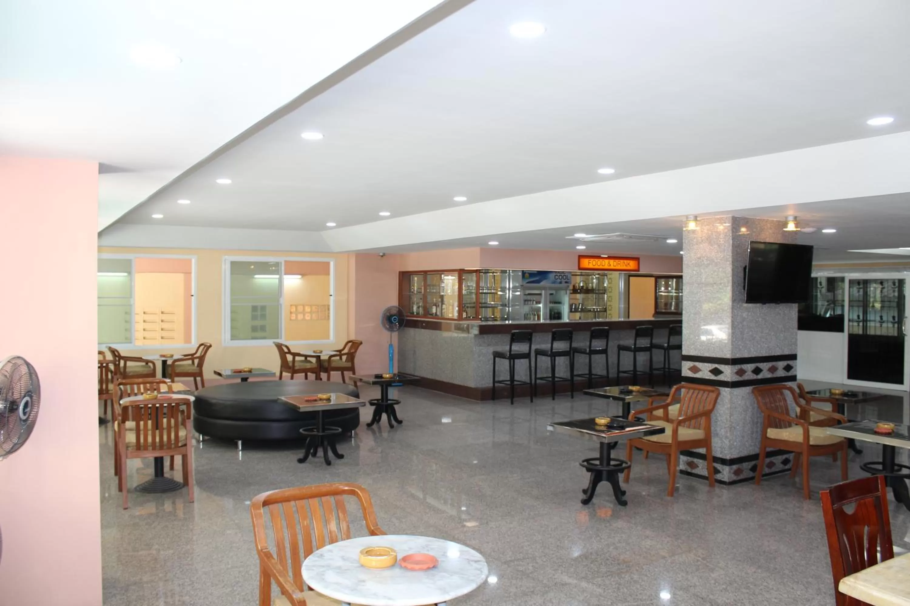 Lobby or reception in A.A. Pattaya Golden Beach Hotel