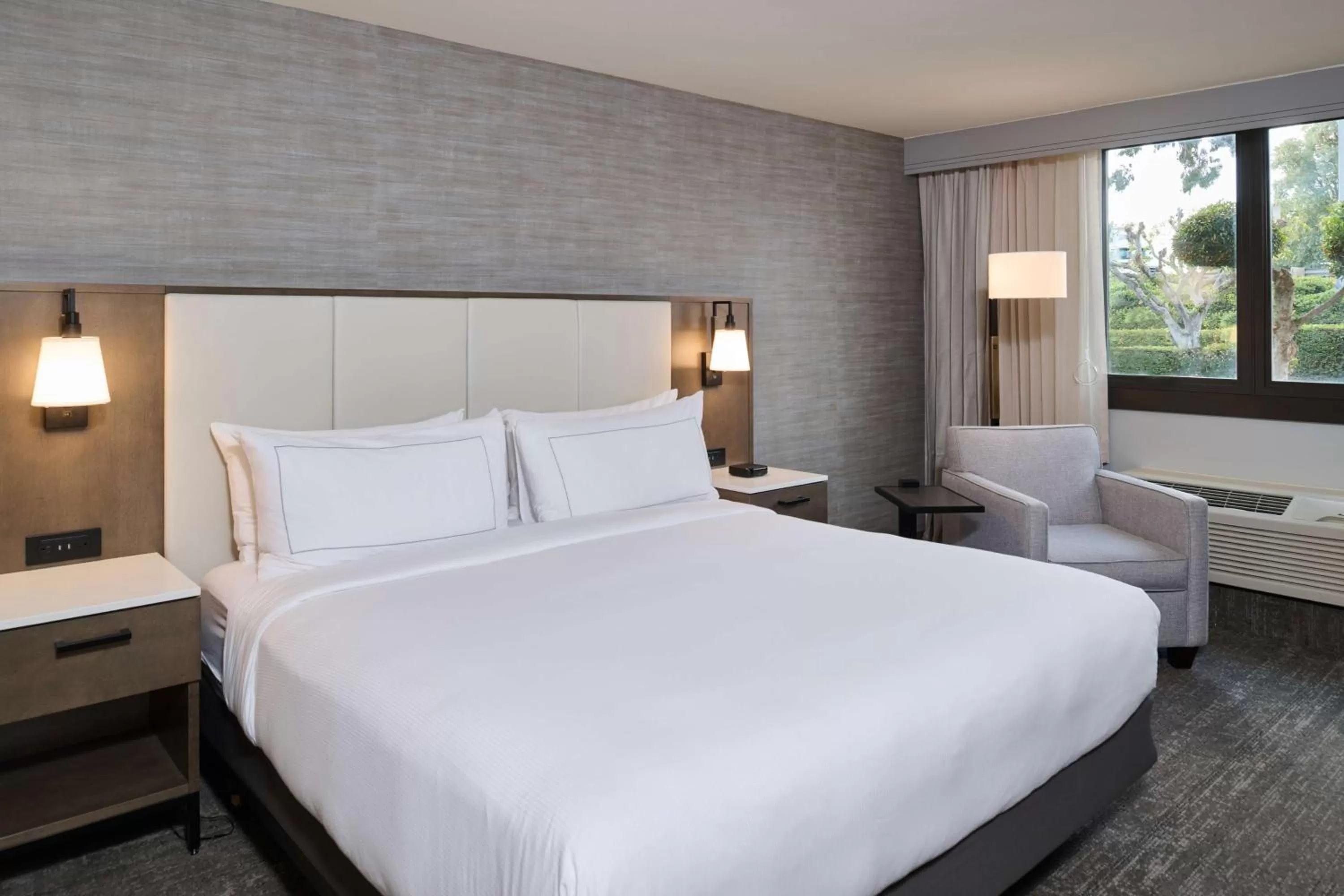 Bed in Doubletree by Hilton Buena Park