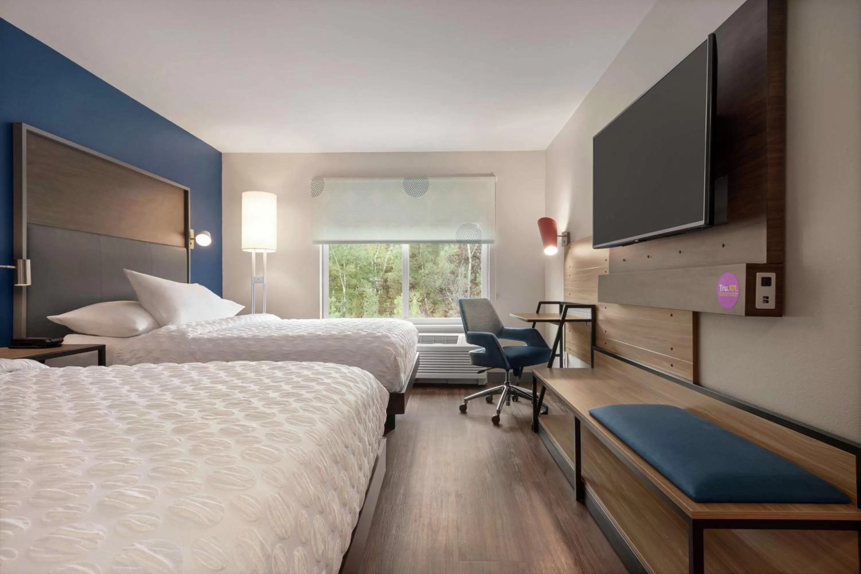 Bedroom, Bed in Tru By Hilton Duluth Mall Area