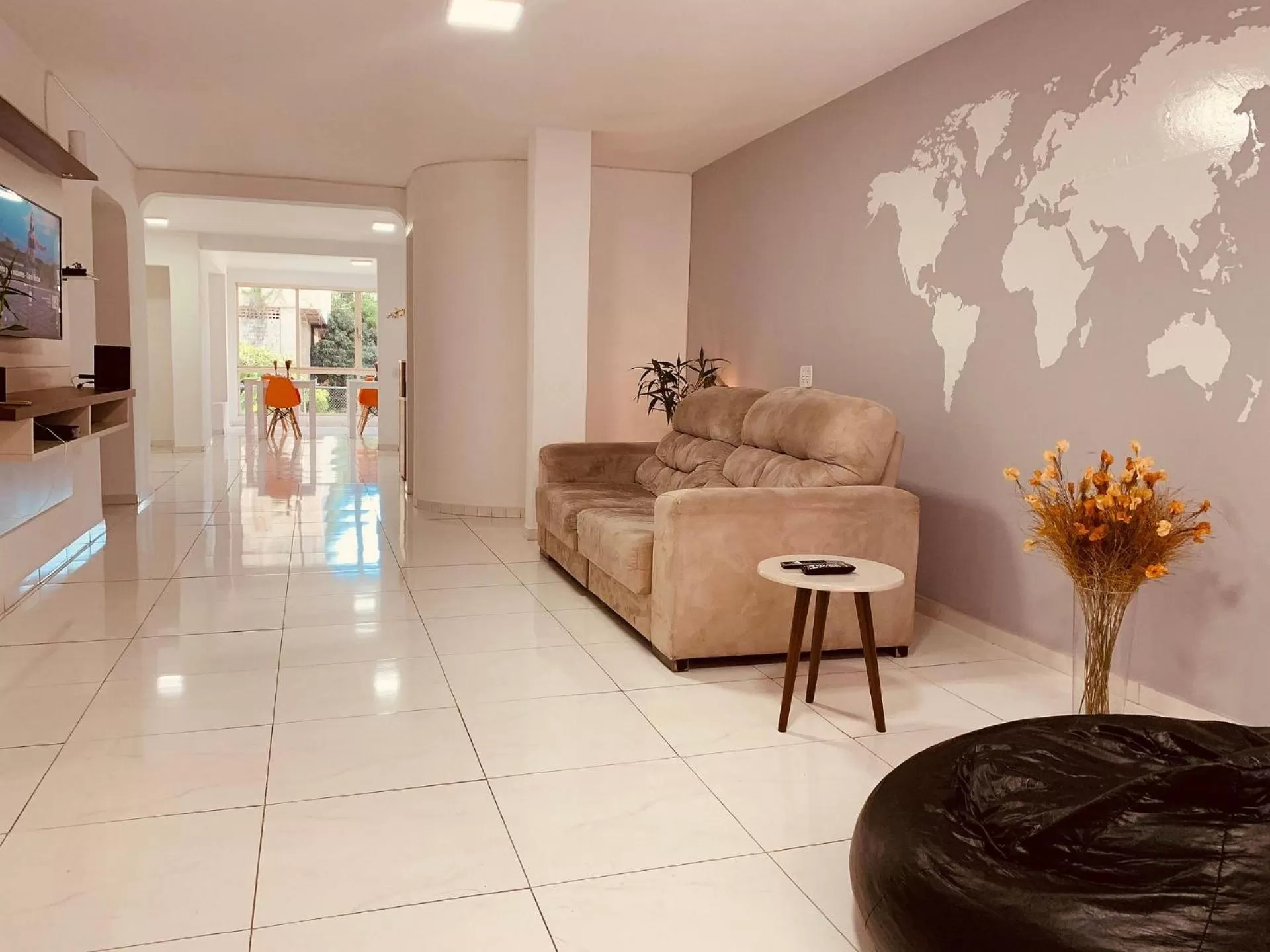 Communal lounge/ TV room in POUSADA MUNDI MORUMBI