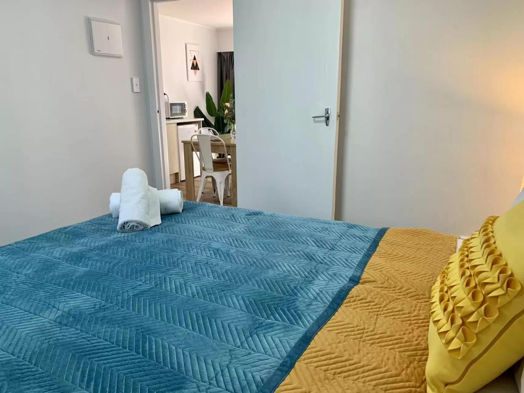 Bedroom in Auckland Central Motel