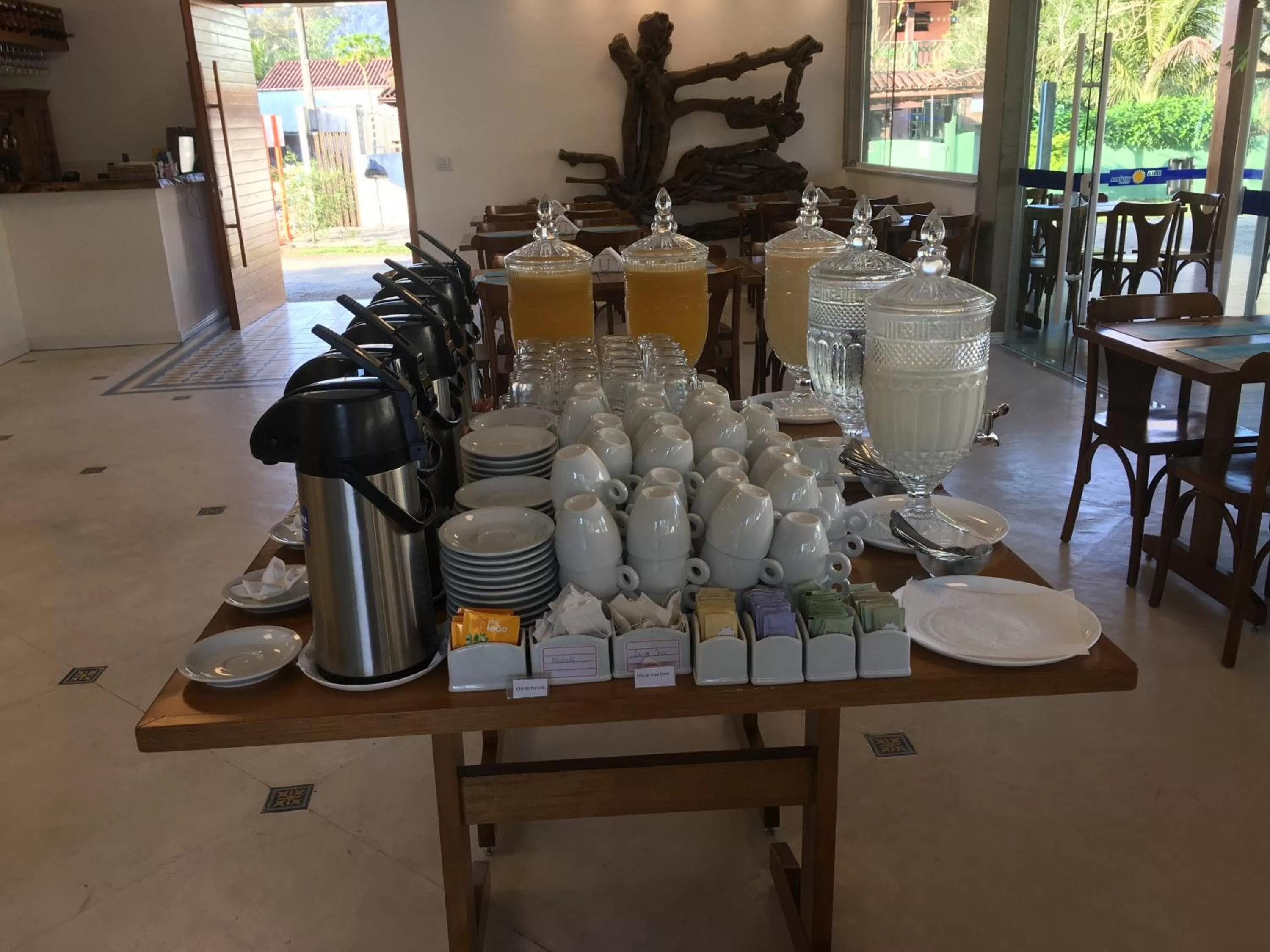 Restaurant/places to eat in Pousada Ilha Vitoria