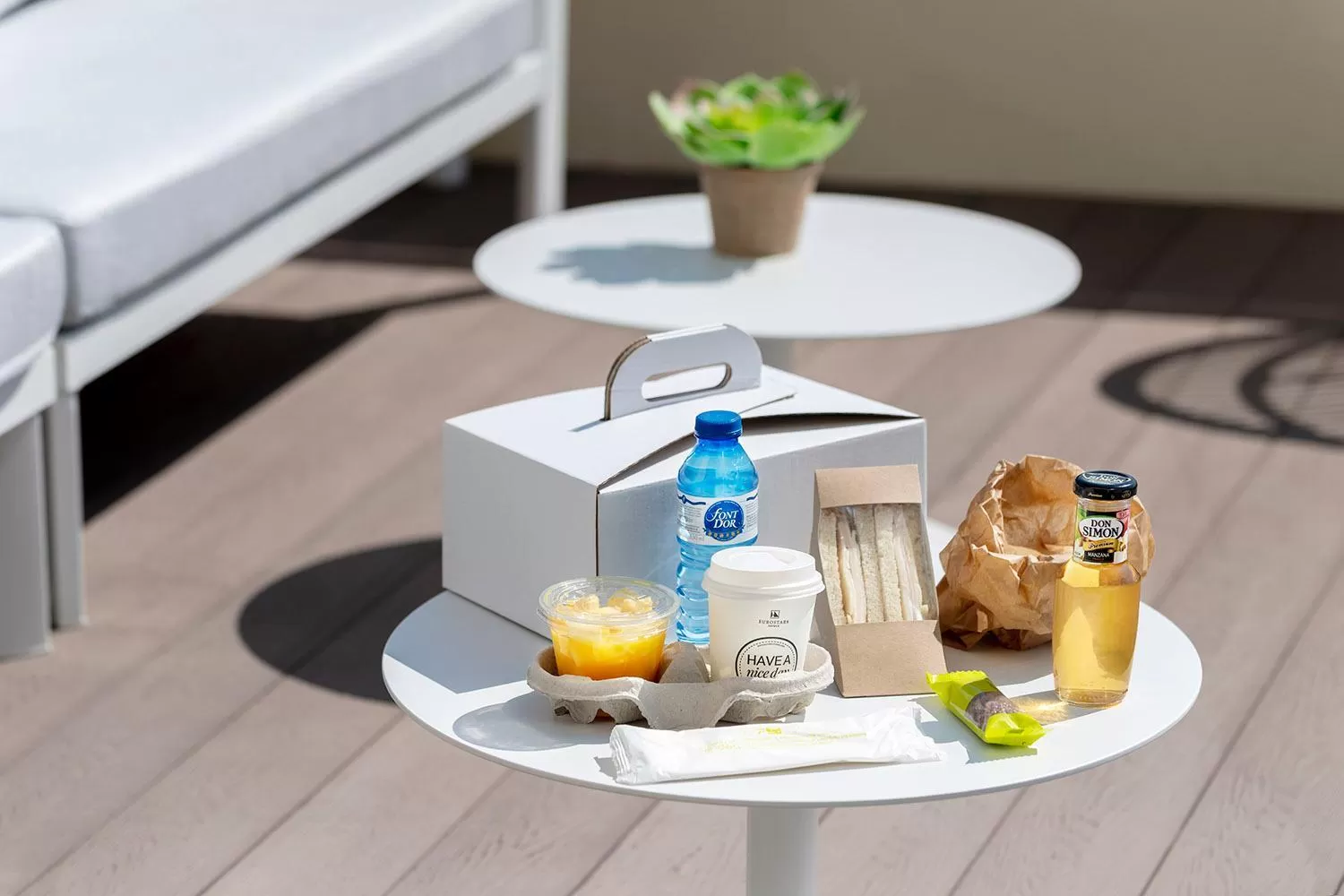 Food and drinks in Eurostars Mediterranea Plaza