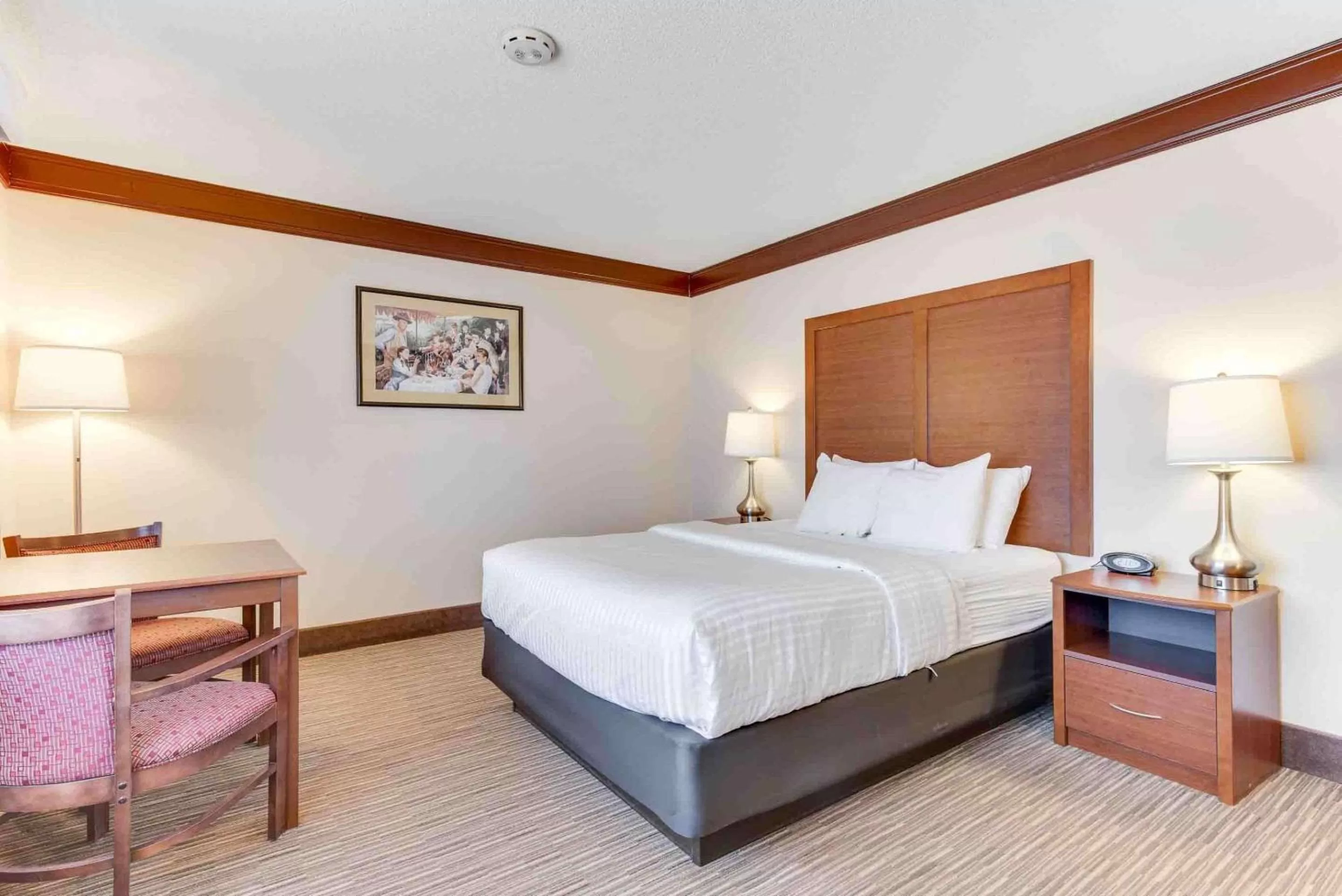 Bedroom, Bed in Best Western Movie Manor