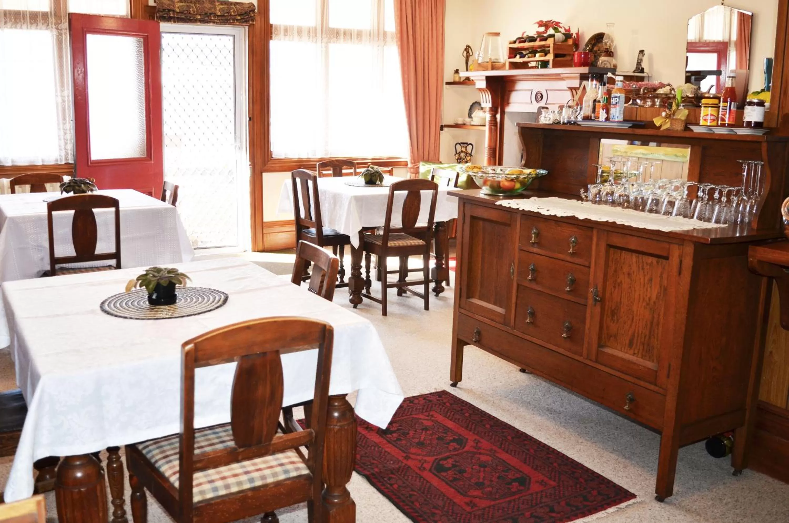 Dining area, Restaurant/Places to Eat in Braemar House B&B and YHA Hostel