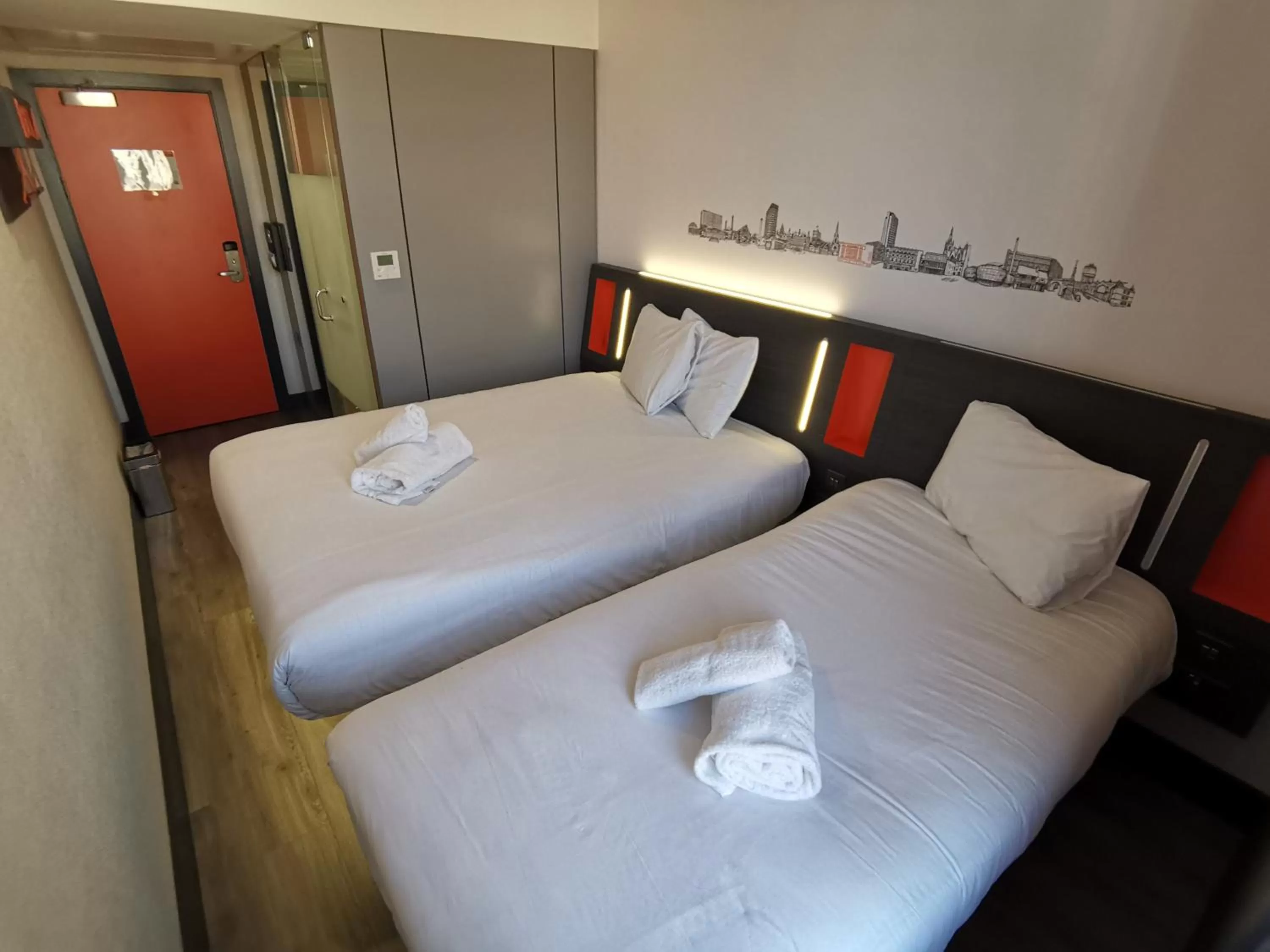 Bedroom, Bed in easyHotel Sheffield
