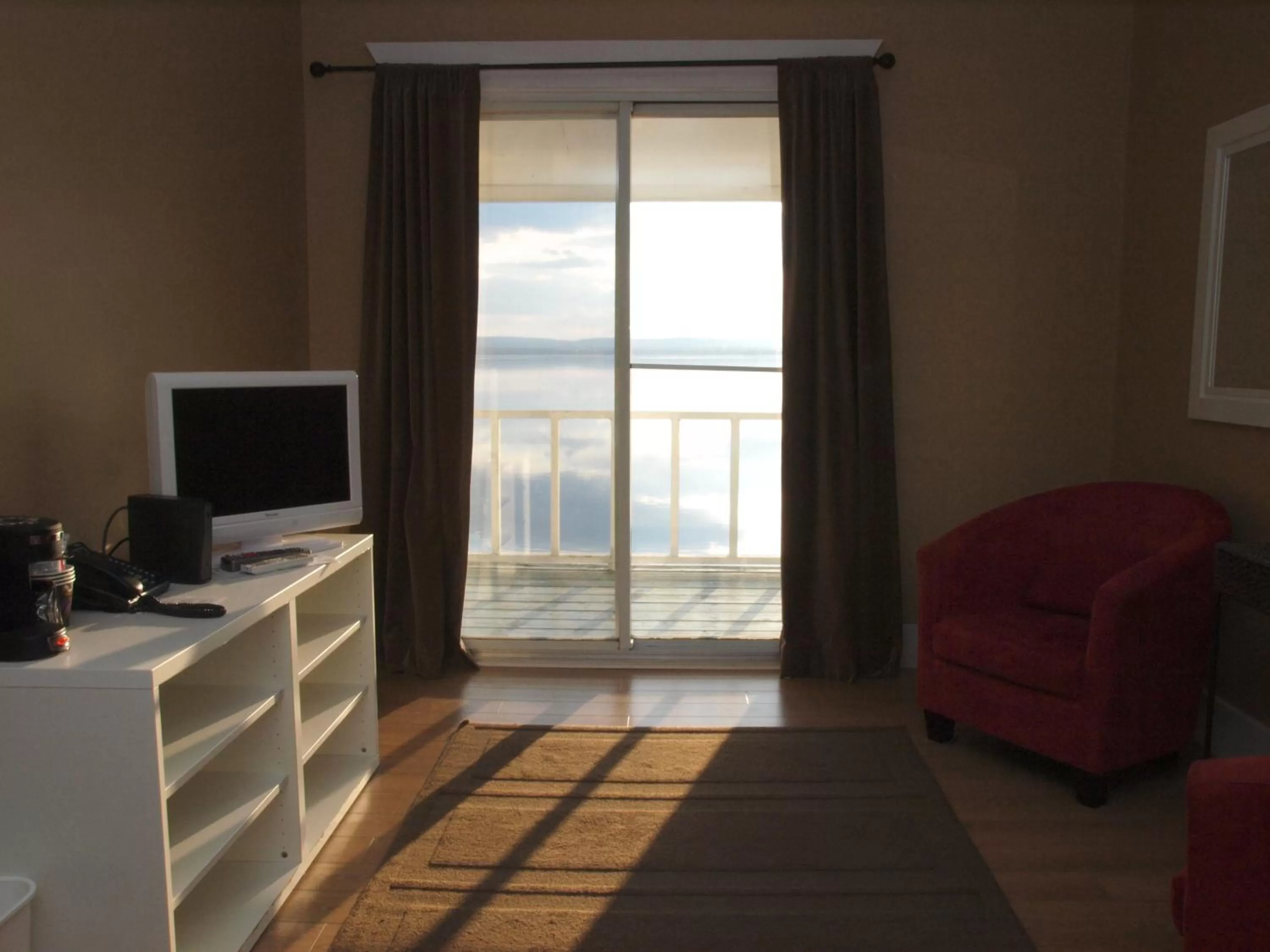 Sands on Golden Lake