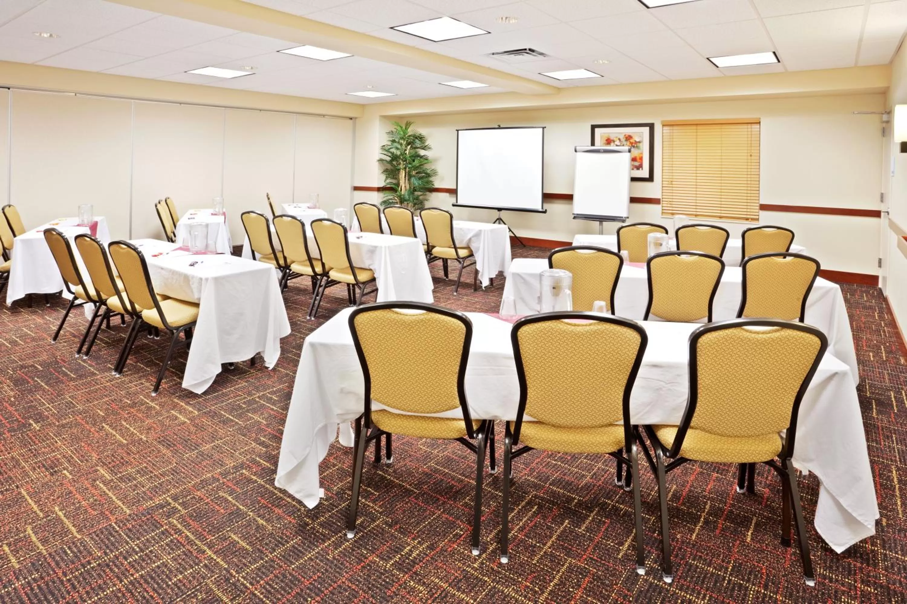 Meeting/conference room in Holiday Inn Express Hotel & Suites Chehalis - Centralia by IHG