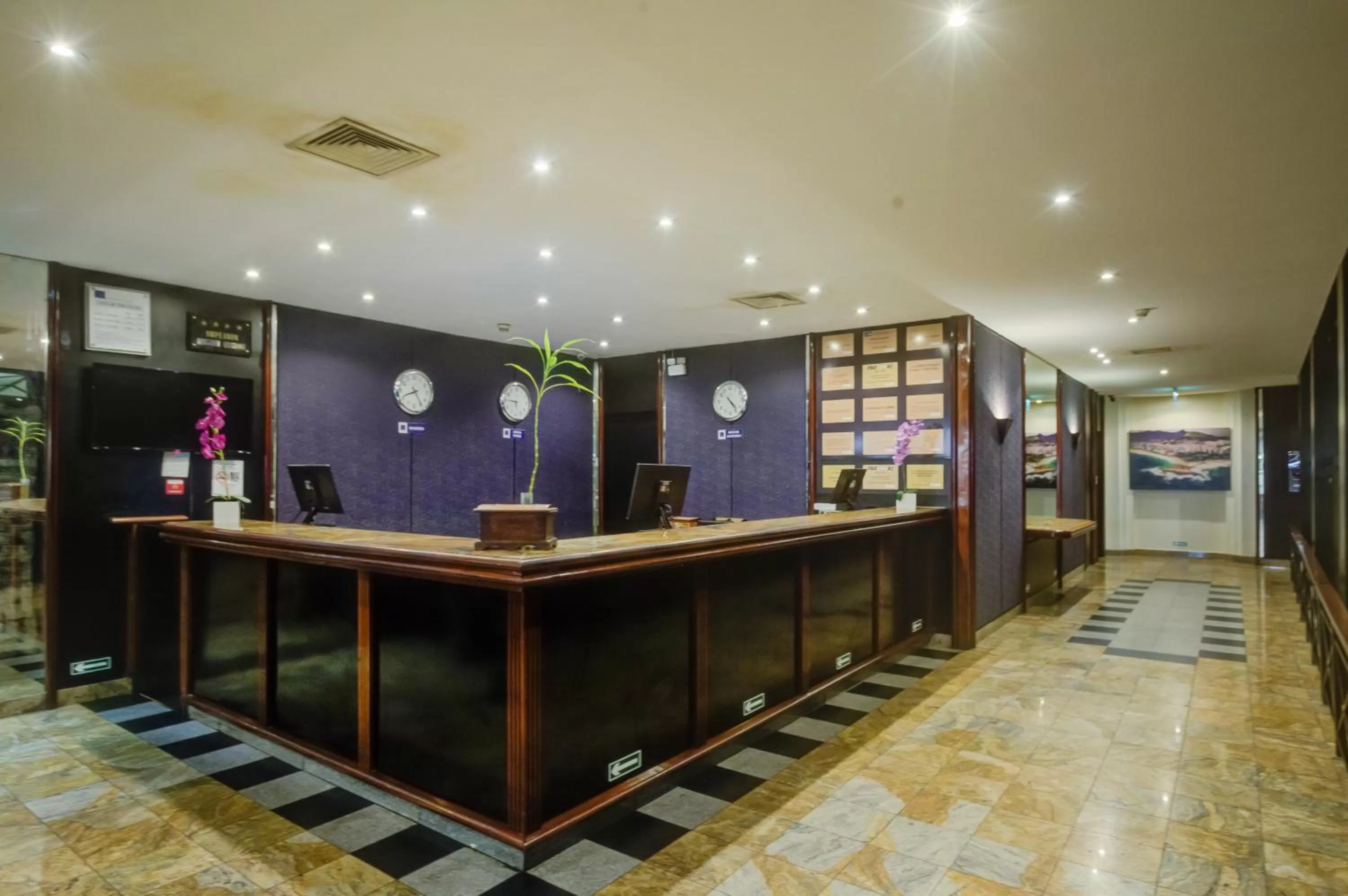 Lobby or reception in Rio Aeroporto Hotel Galeão