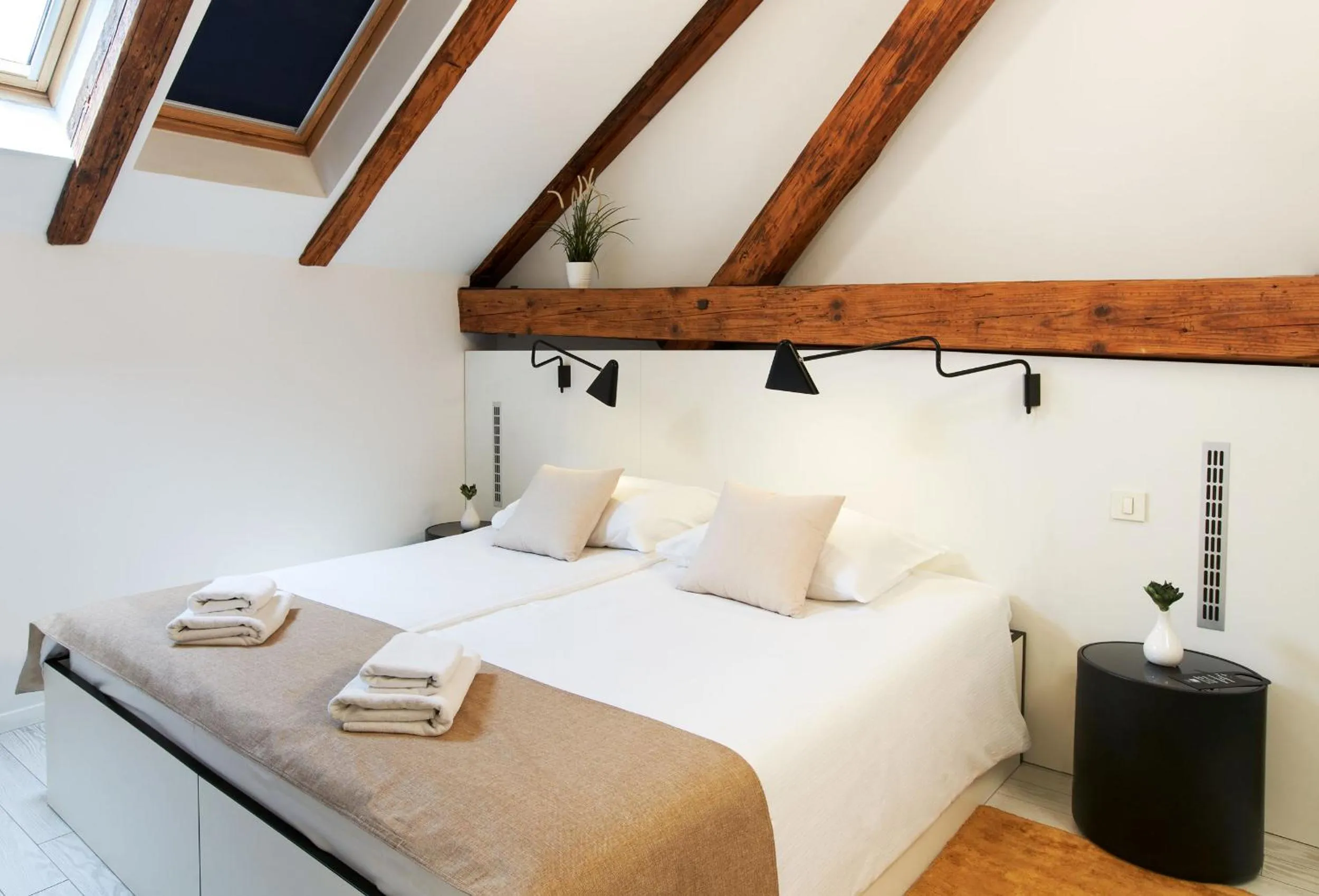 Bed in Art Hotel Like