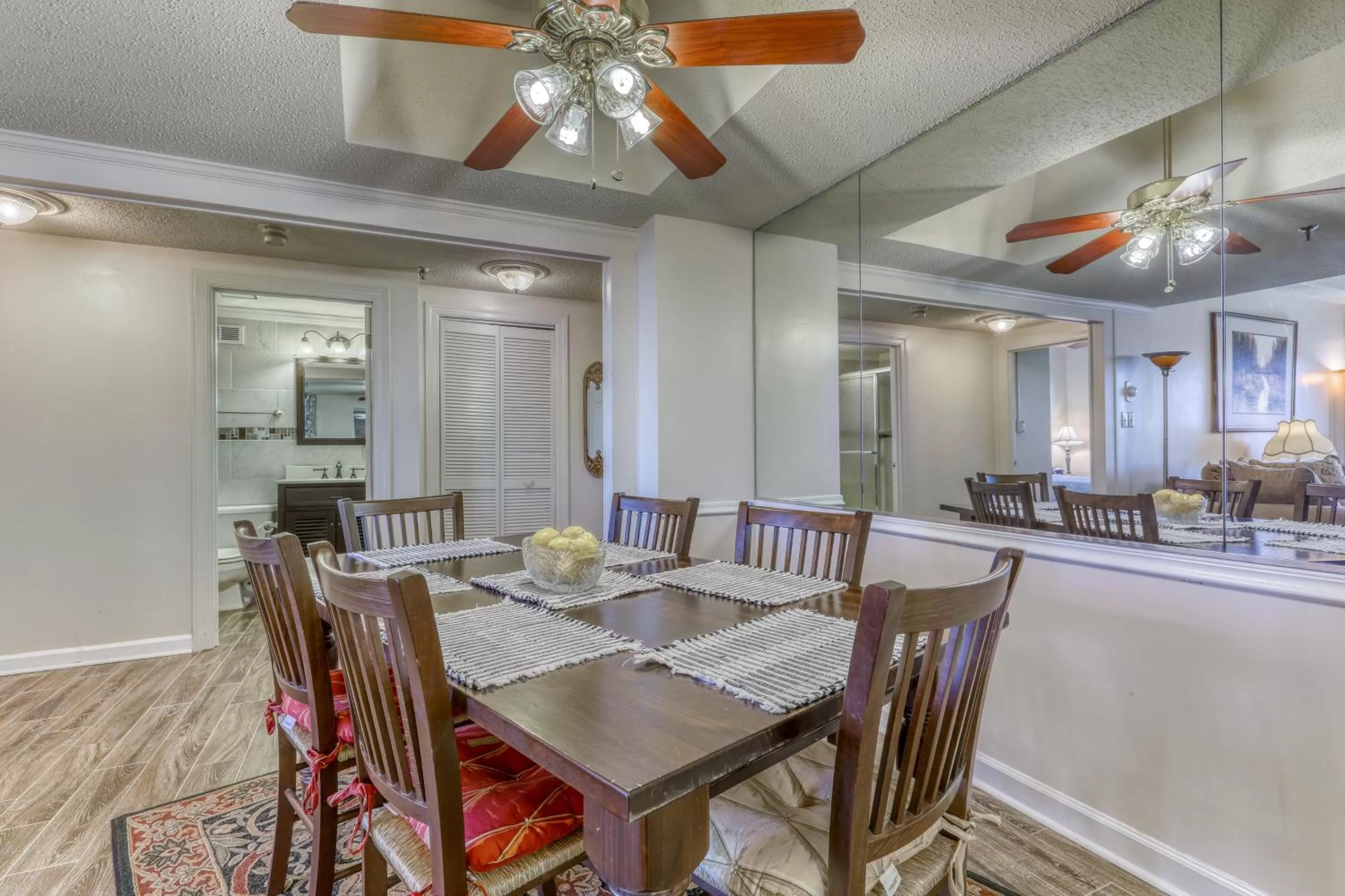 Restaurant/Places to Eat in Sugar Top 2816