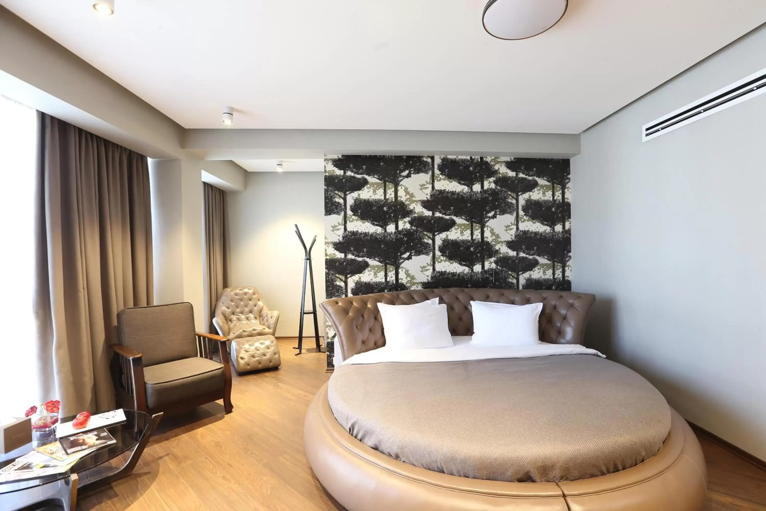 Superior Room with Round Bed - single occupancy in Golden Palace Hotel Superior Room with Round Bed - single occupancy in Golden Palace Hotel