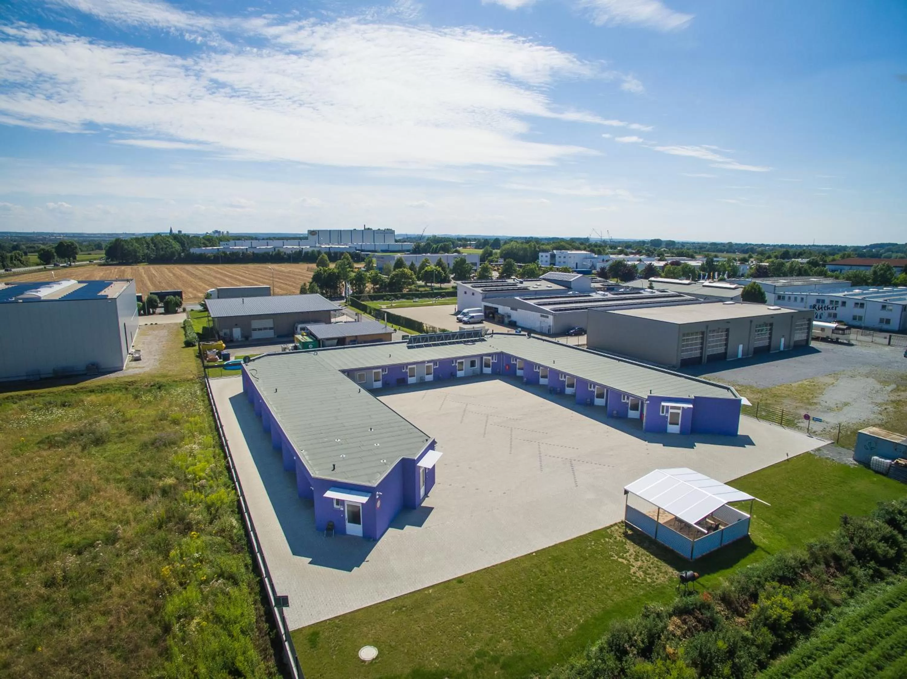 Inner courtyard view, Bird's-eye View in MOTEL Schlegel