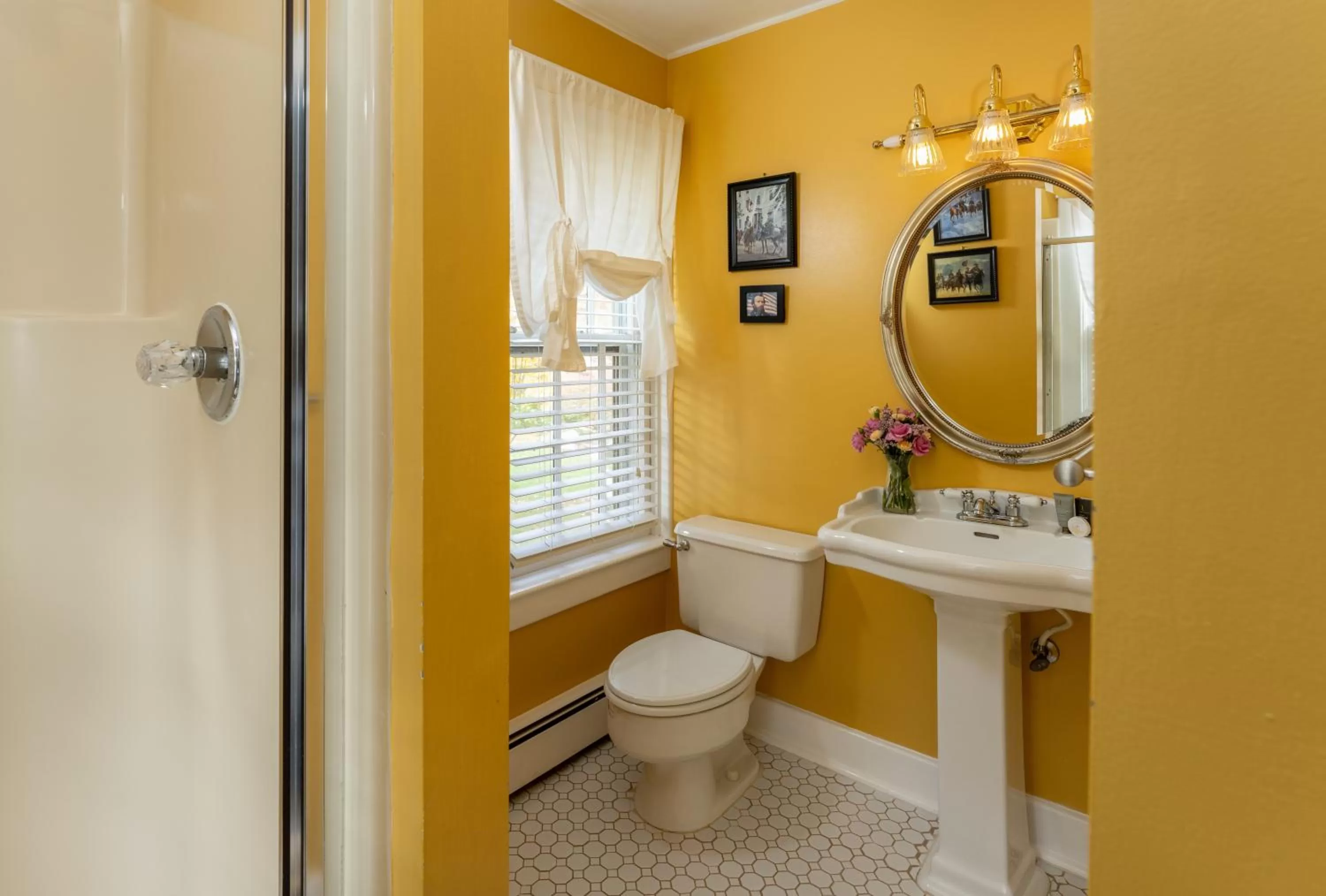 A Williamsburg White House Inn